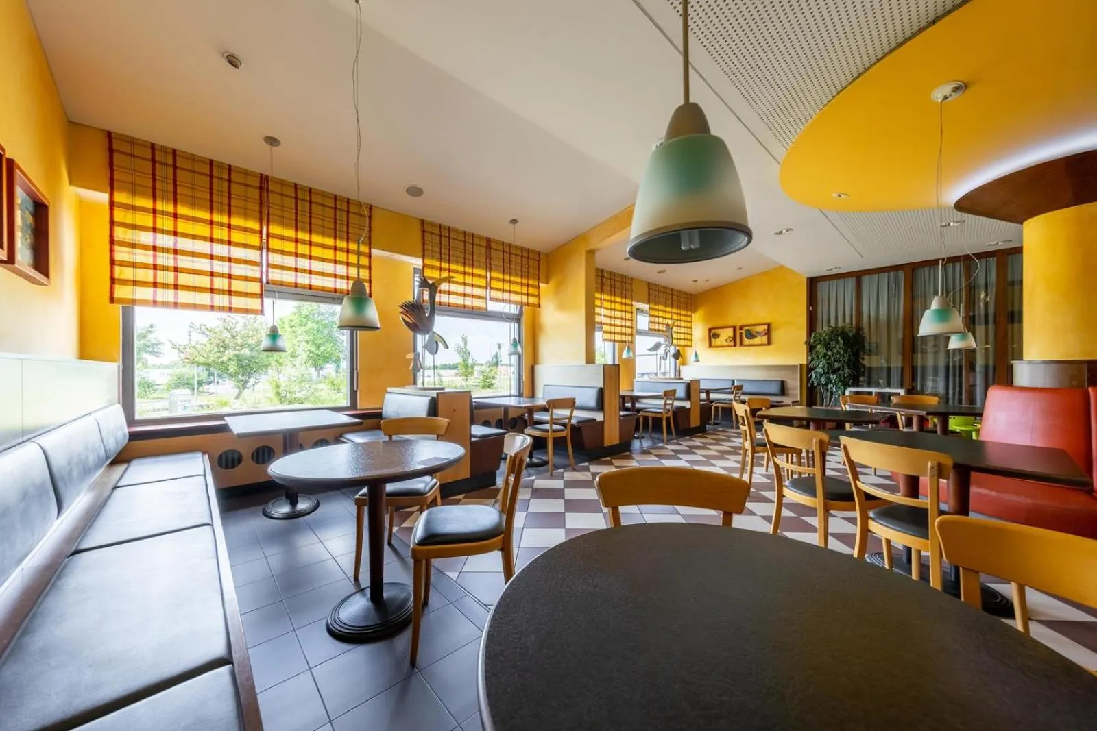 Restaurant/places to eat in Dresdner Tor Süd