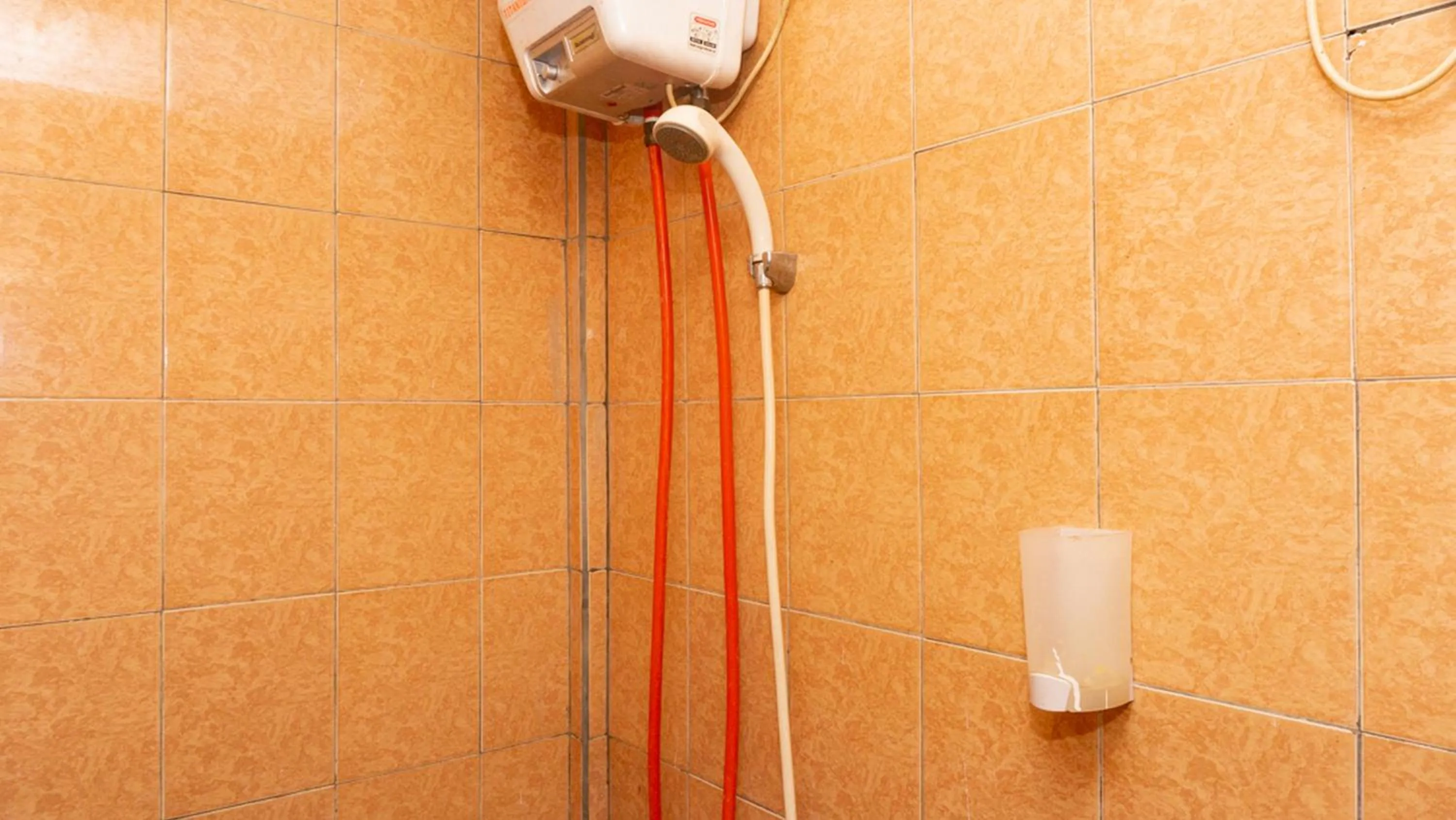 RedDoorz near Sentani Airport Jayapura