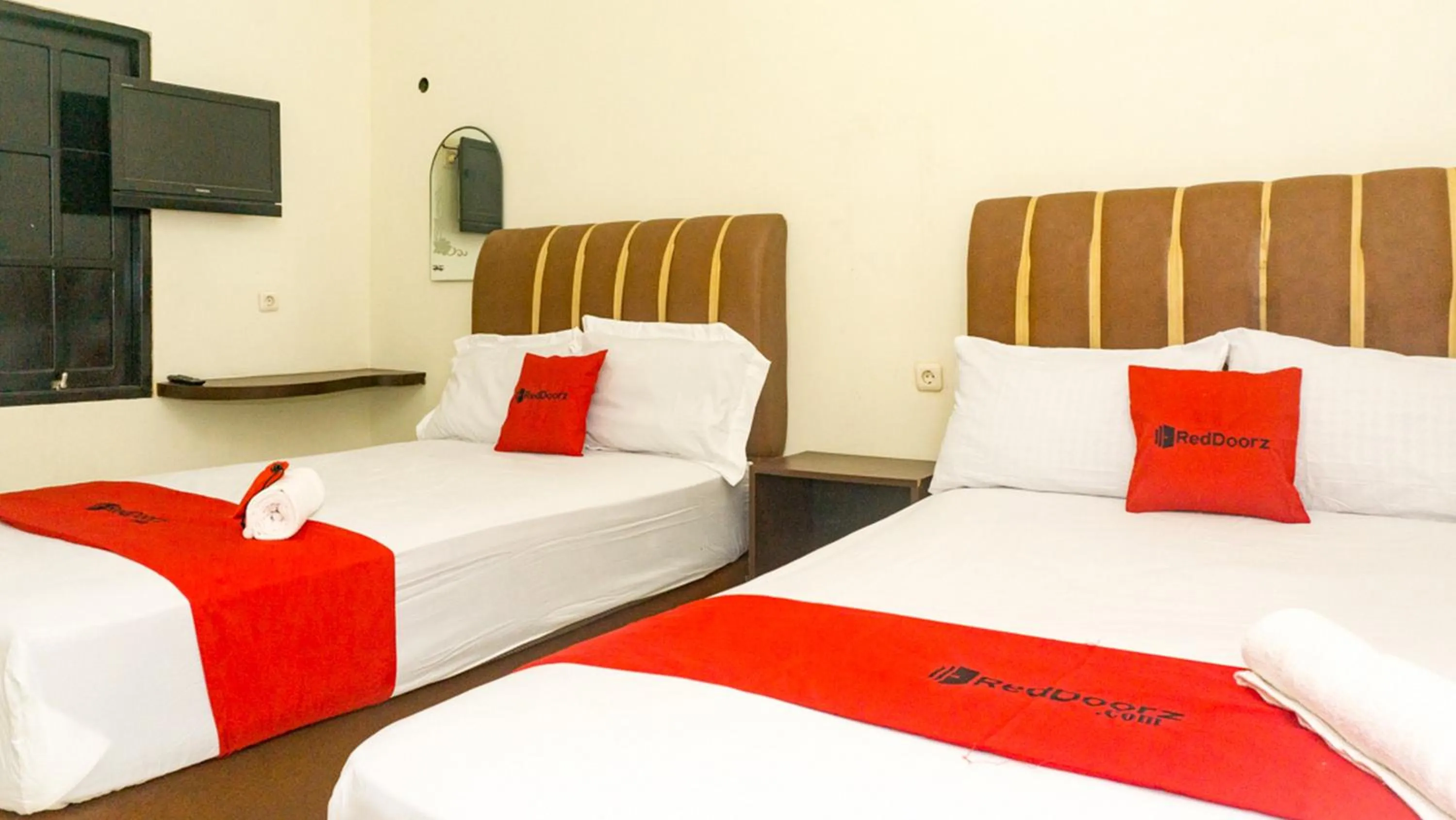 Bed in RedDoorz near Sentani Airport Jayapura
