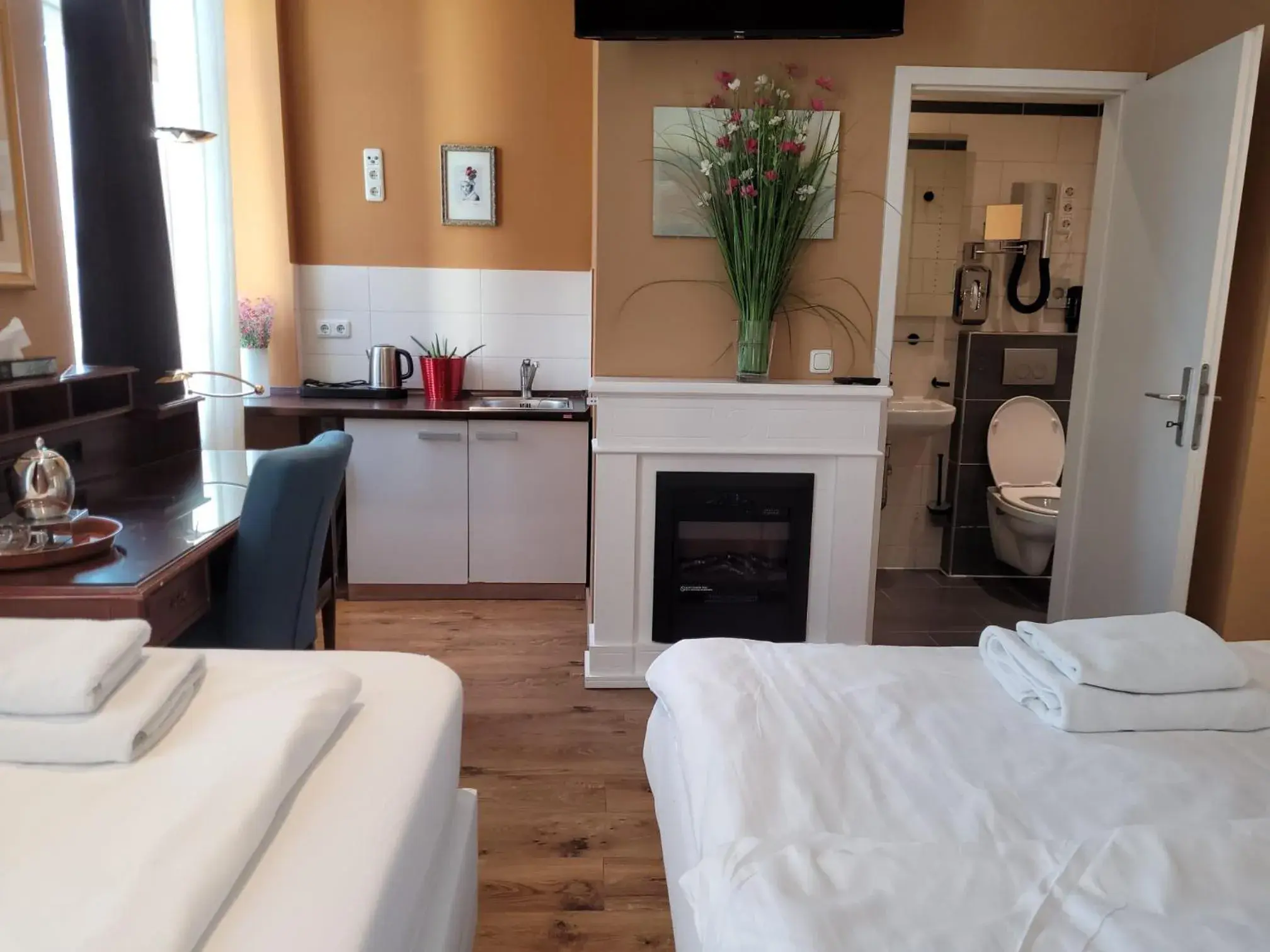 Twin Room in Hotel Franken an der Messe Twin Room in Hotel Franken an der Messe