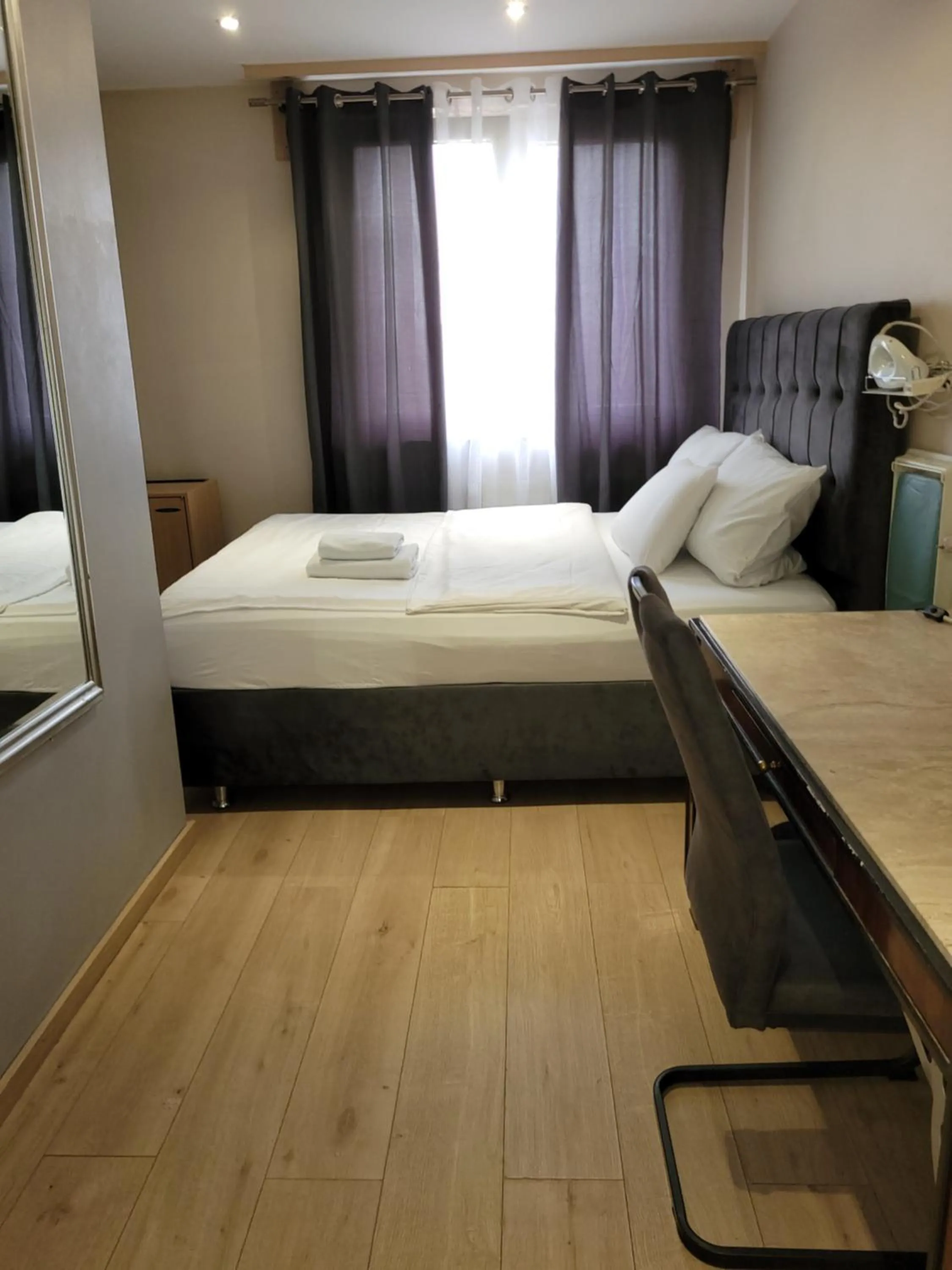 Bed in Hotel Franken an der Messe