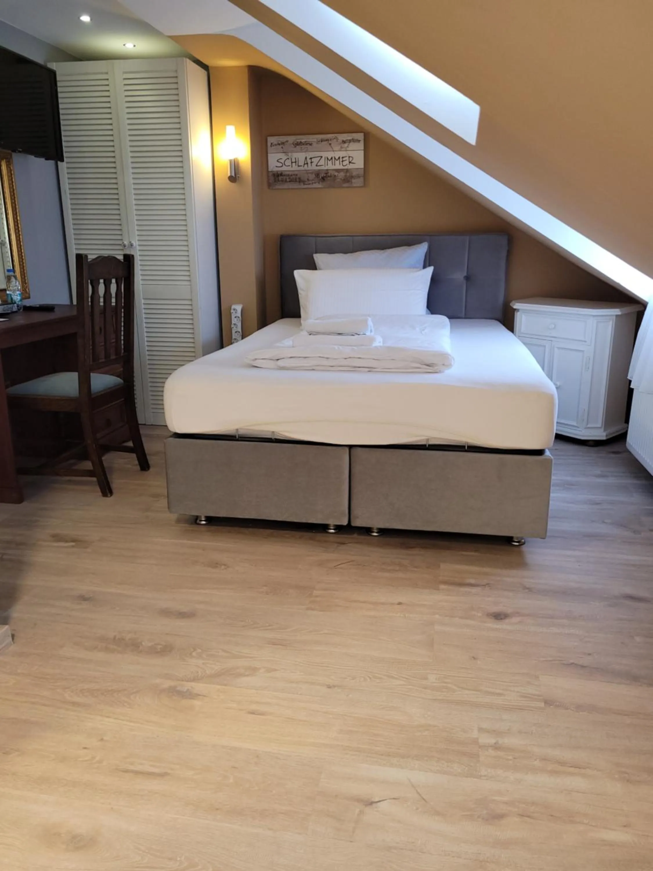 Bed in Hotel Franken an der Messe