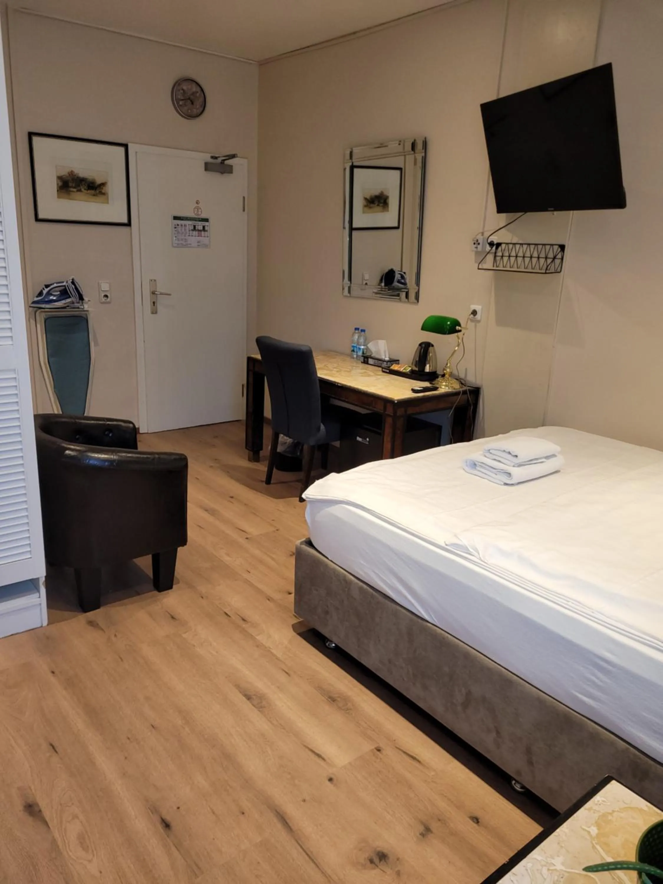 Bed in Hotel Franken an der Messe