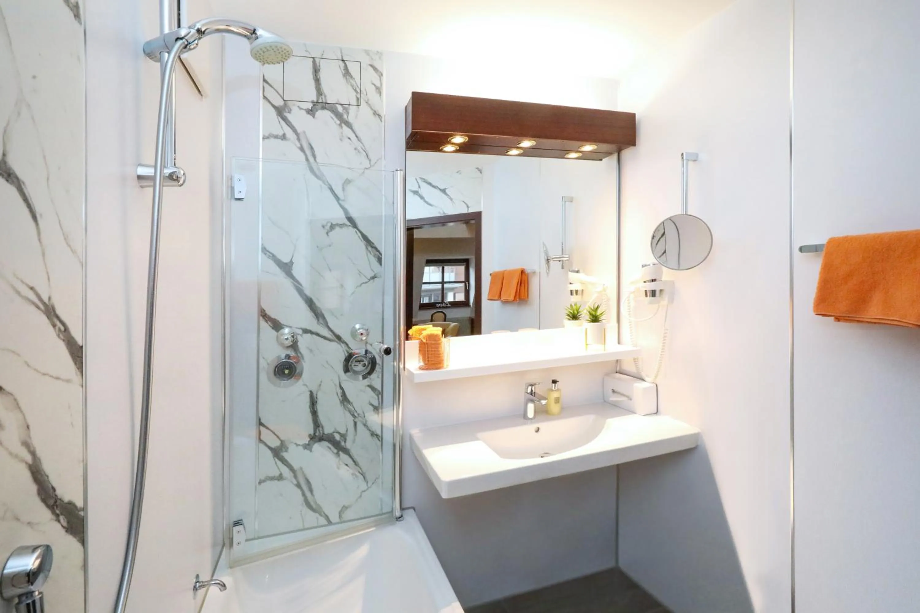 Shower in City-Hotel Aschaffenburg