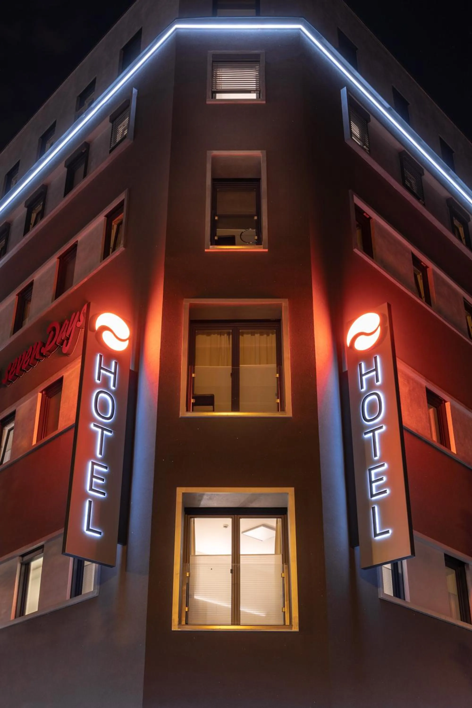 Facade/entrance in sevenDays Hotel BoardingHouse Mannheim