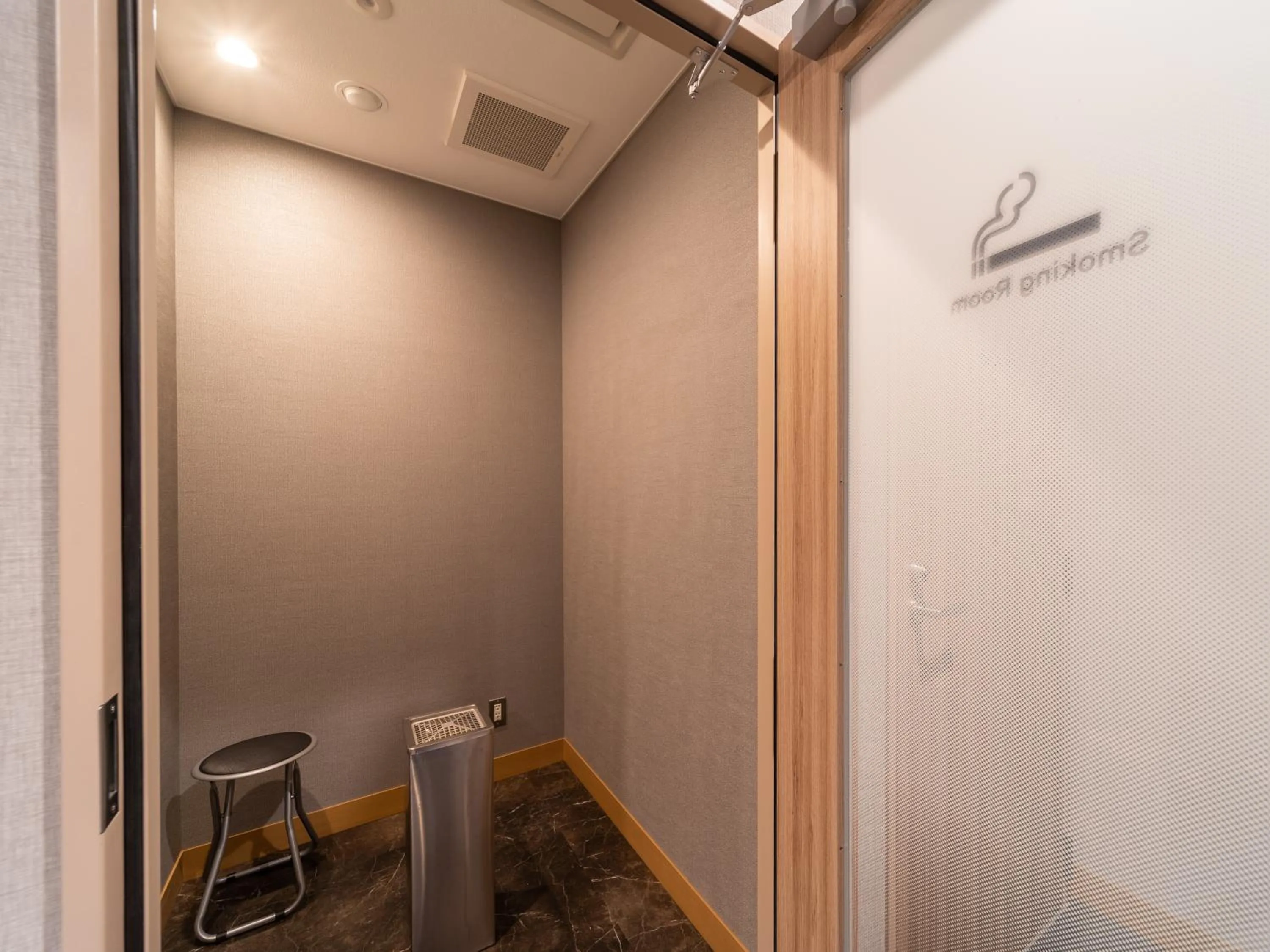 Logo/Certificate/Sign in Super Hotel Higashi-Maizuru