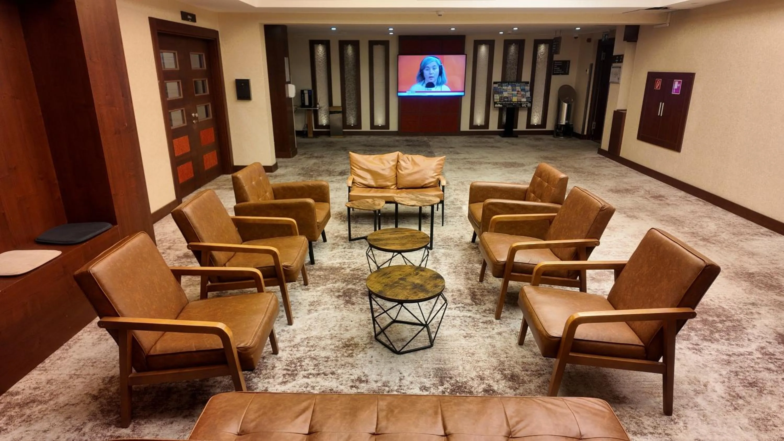 Lobby or reception in Airport Global Hotel