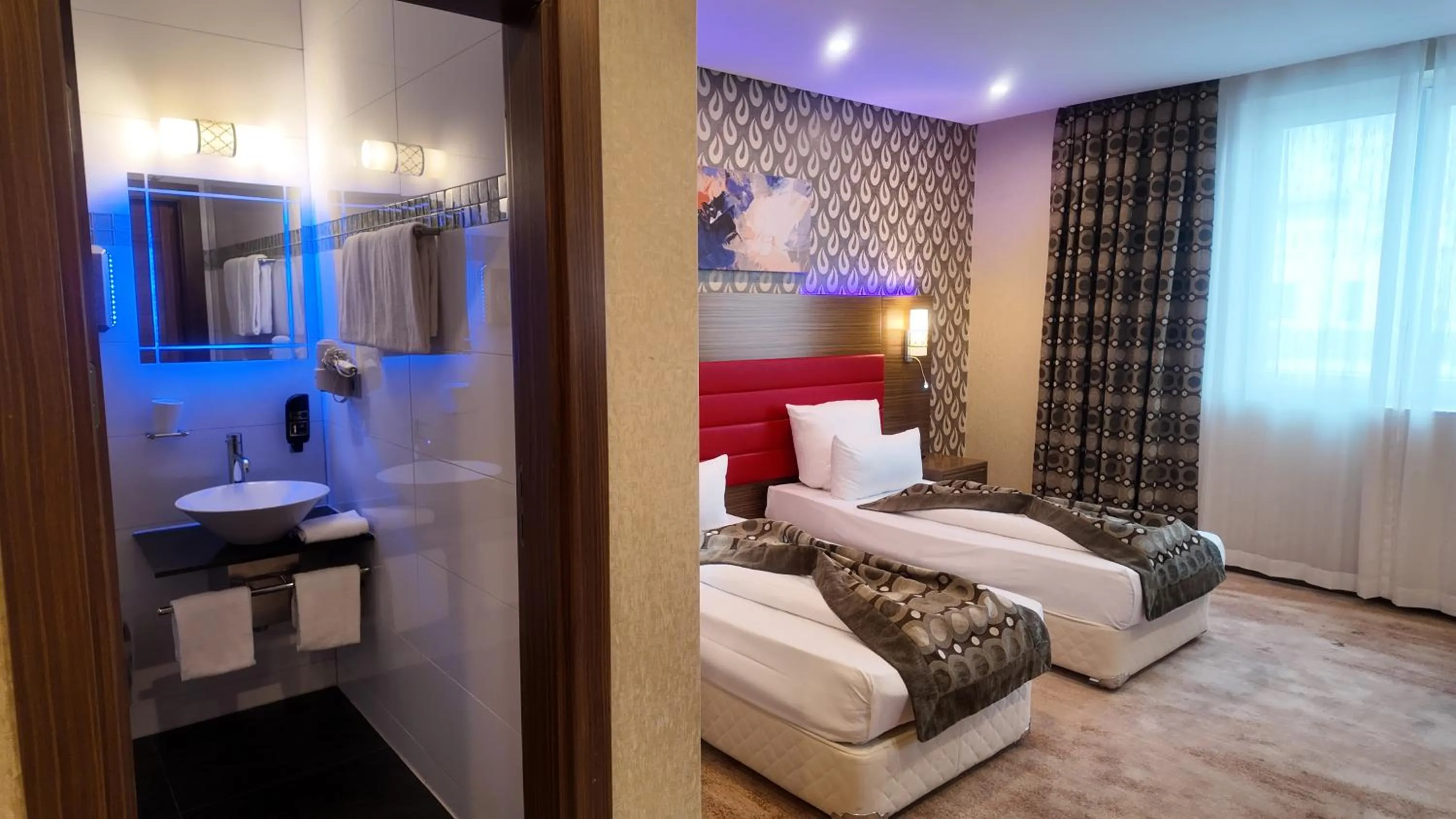 Photo of the whole room, Bed in Airport Global Hotel