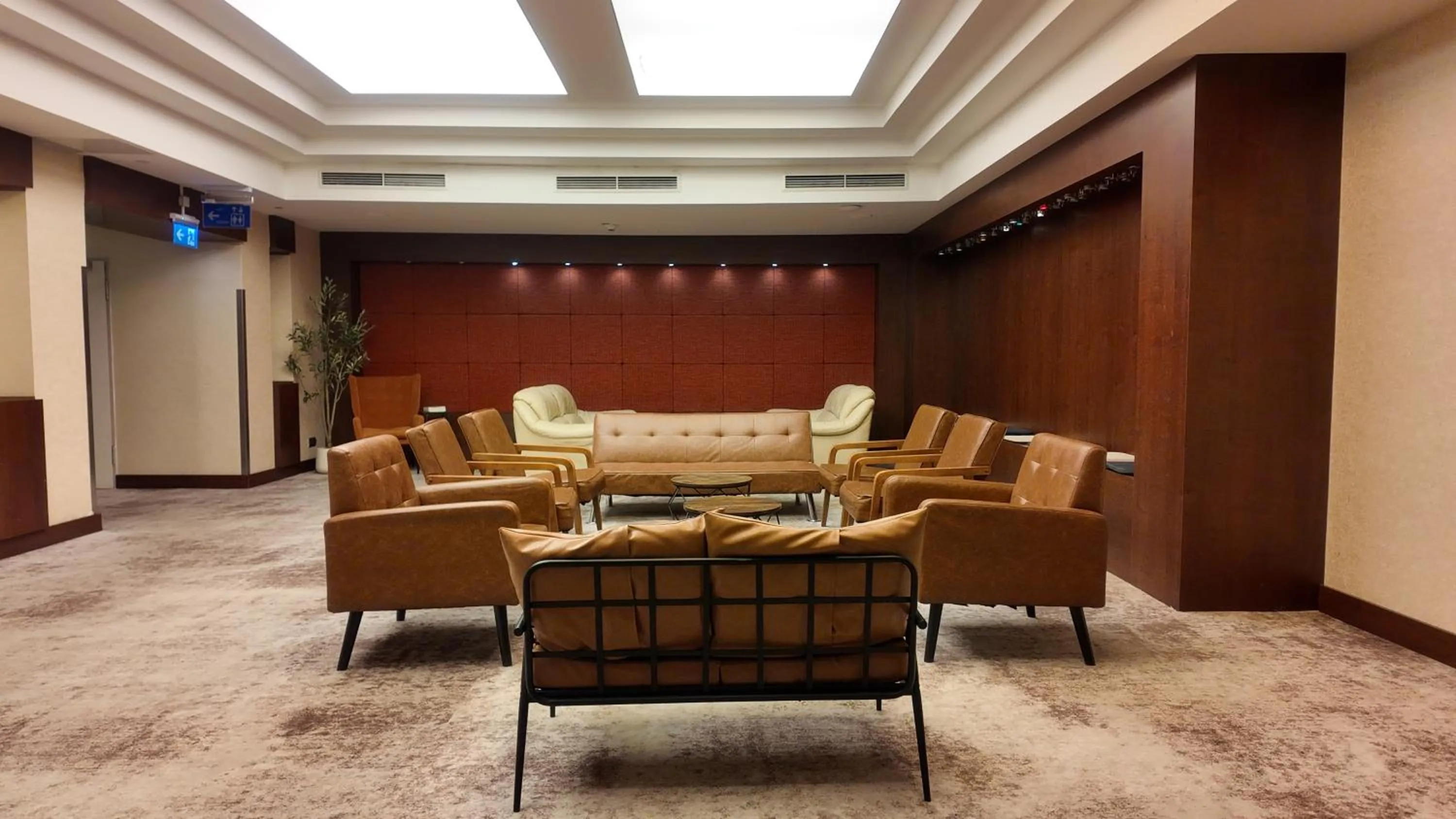 Lobby or reception in Airport Global Hotel