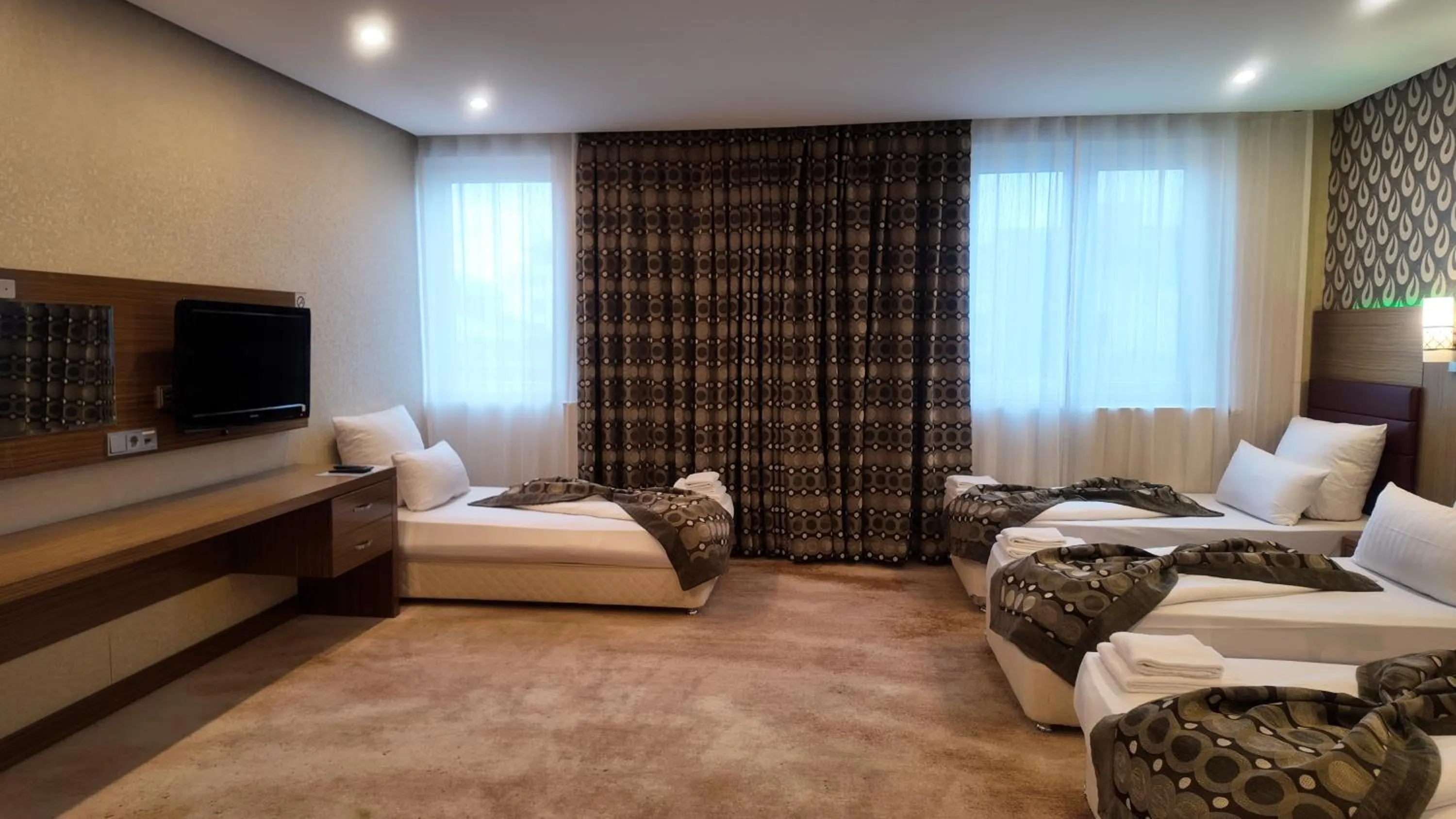 Bedroom, Bed in Airport Global Hotel