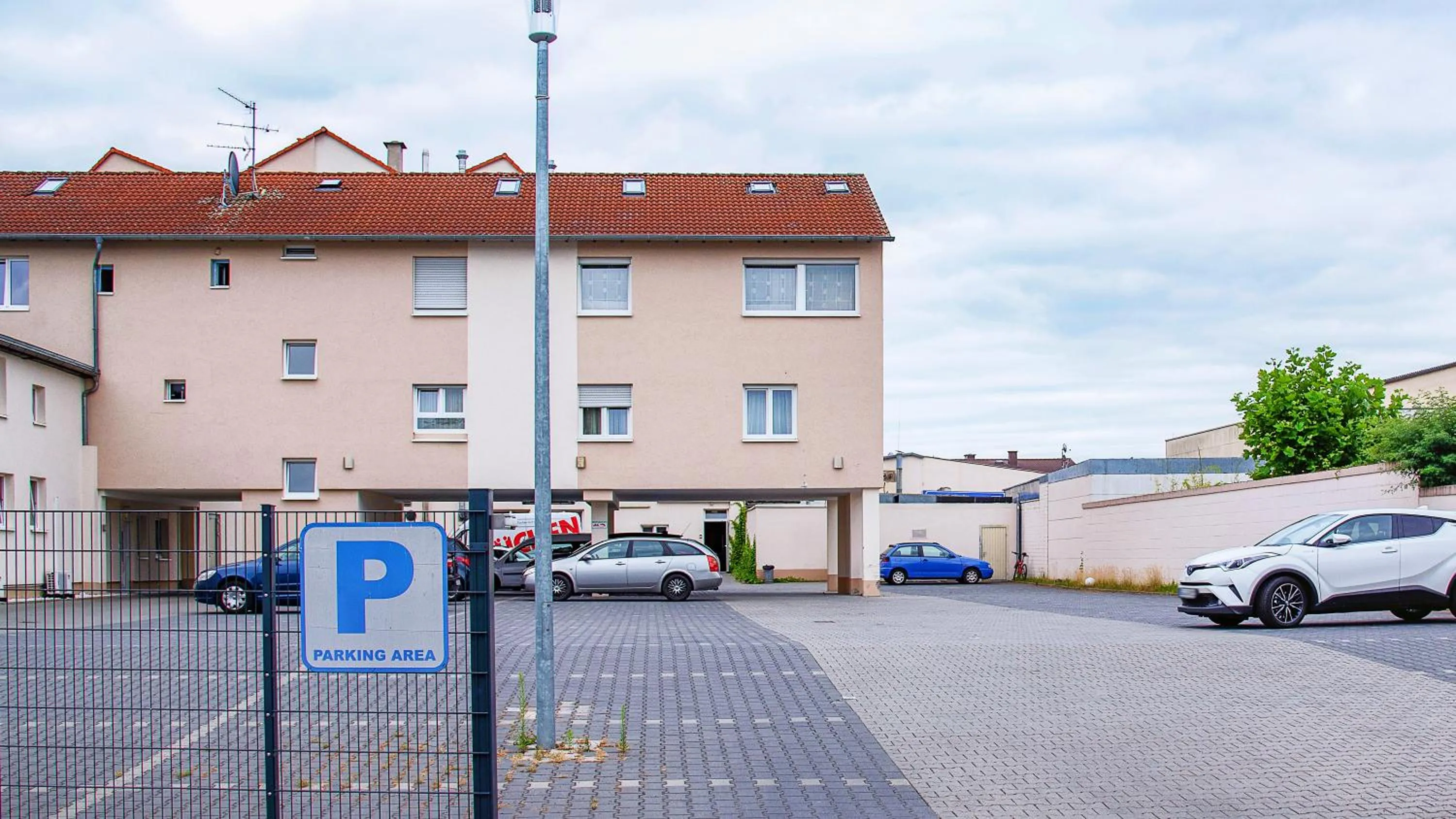 Parking in Airport Global Hotel, Olive INN