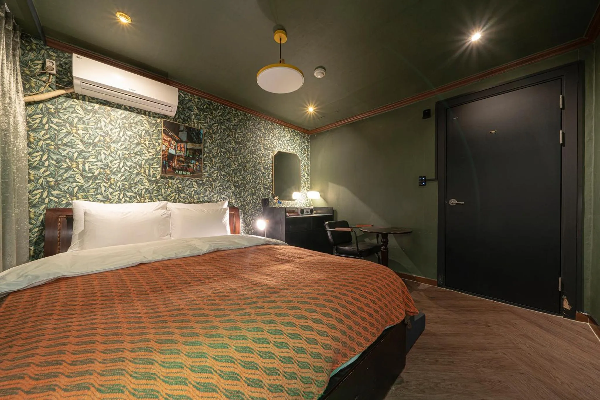 Bed in Shourin Hotel Cheonan by Aank