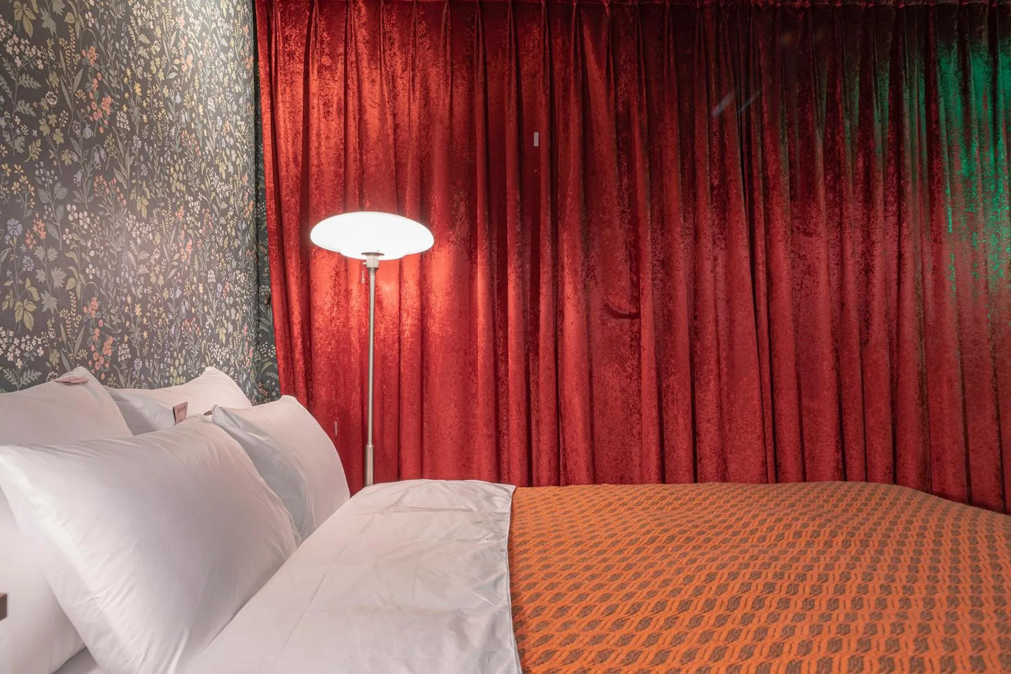 Bed in Shourin Hotel Cheonan by Aank