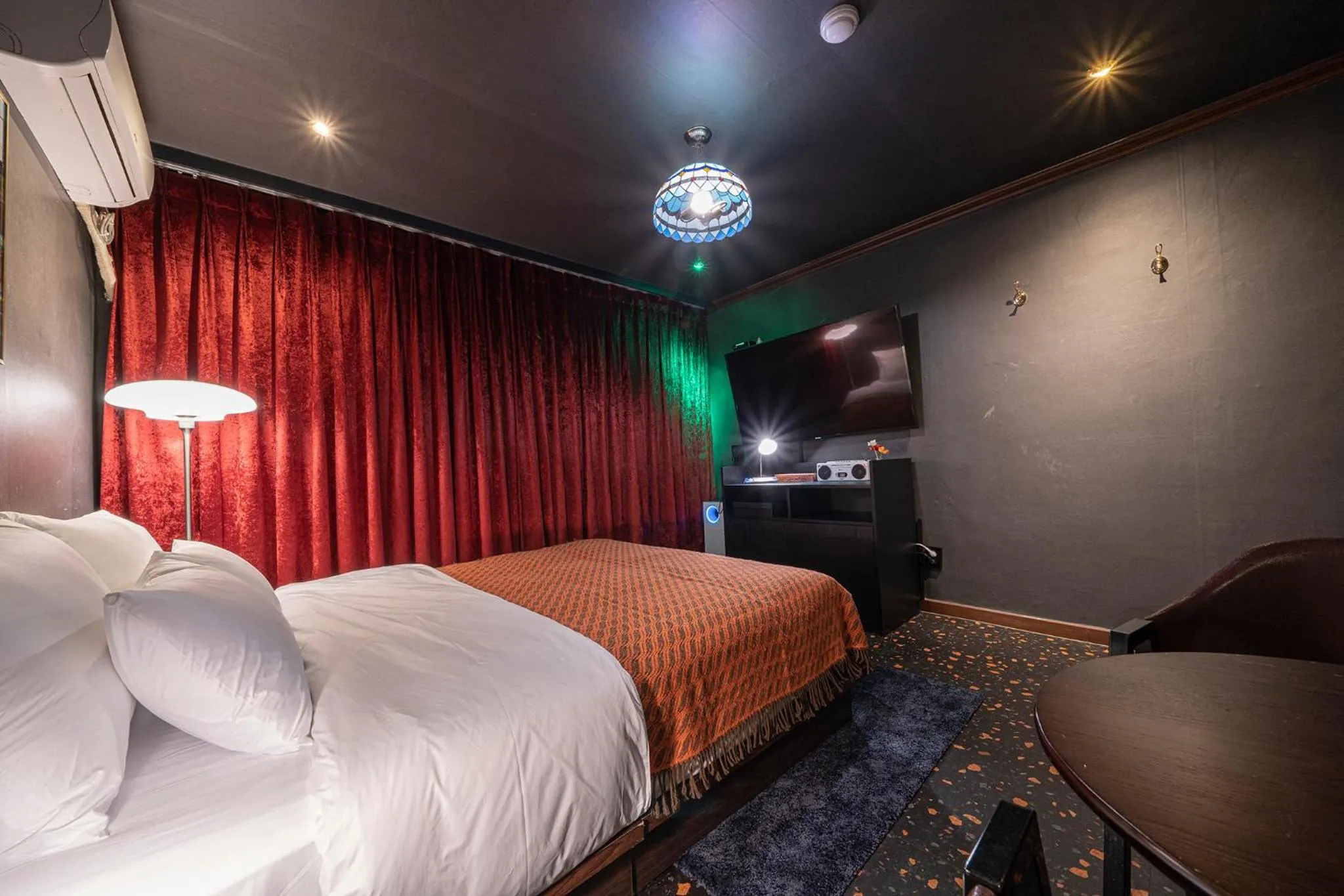 Bed in Shourin Hotel Cheonan by Aank