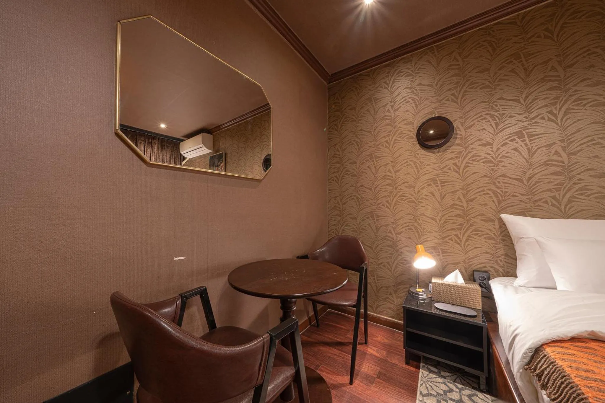 Shourin Hotel Cheonan by Aank