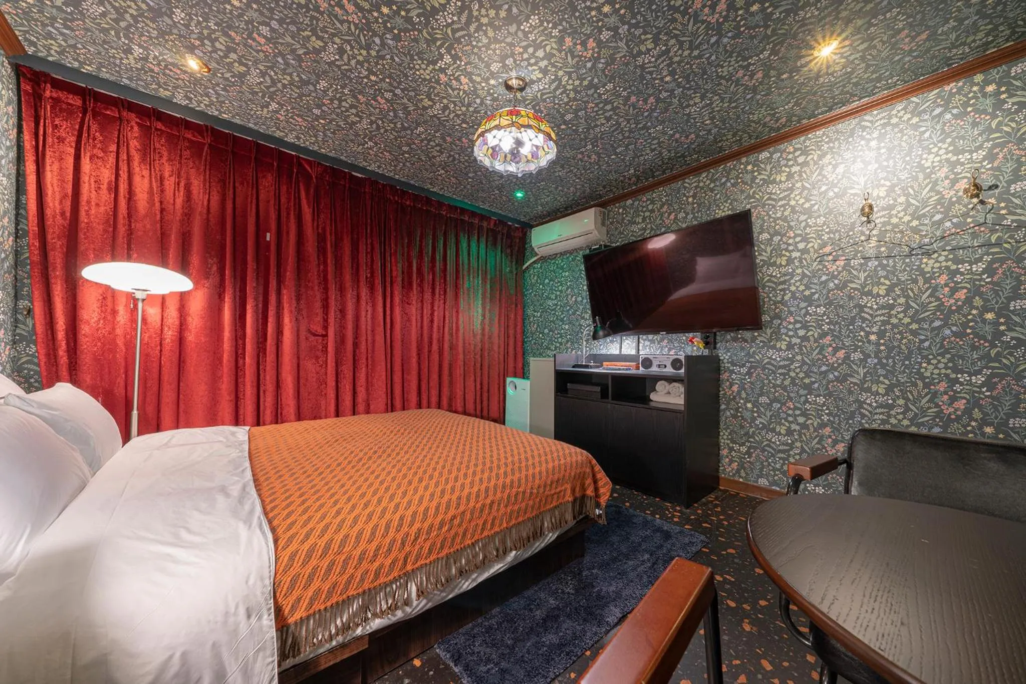 Bed in Shourin Hotel Cheonan by Aank