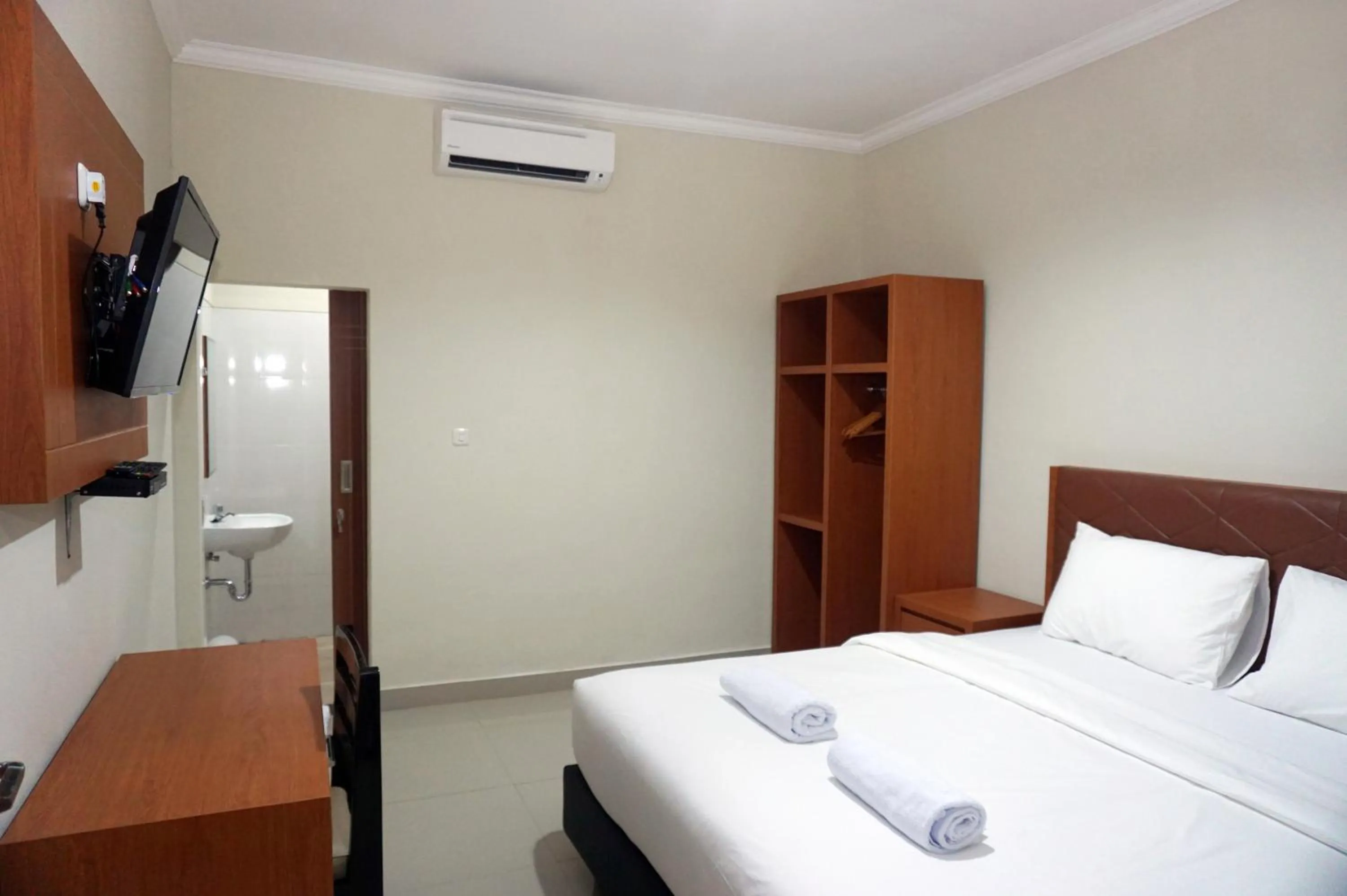 Bed in Lombok Mayura Hotel