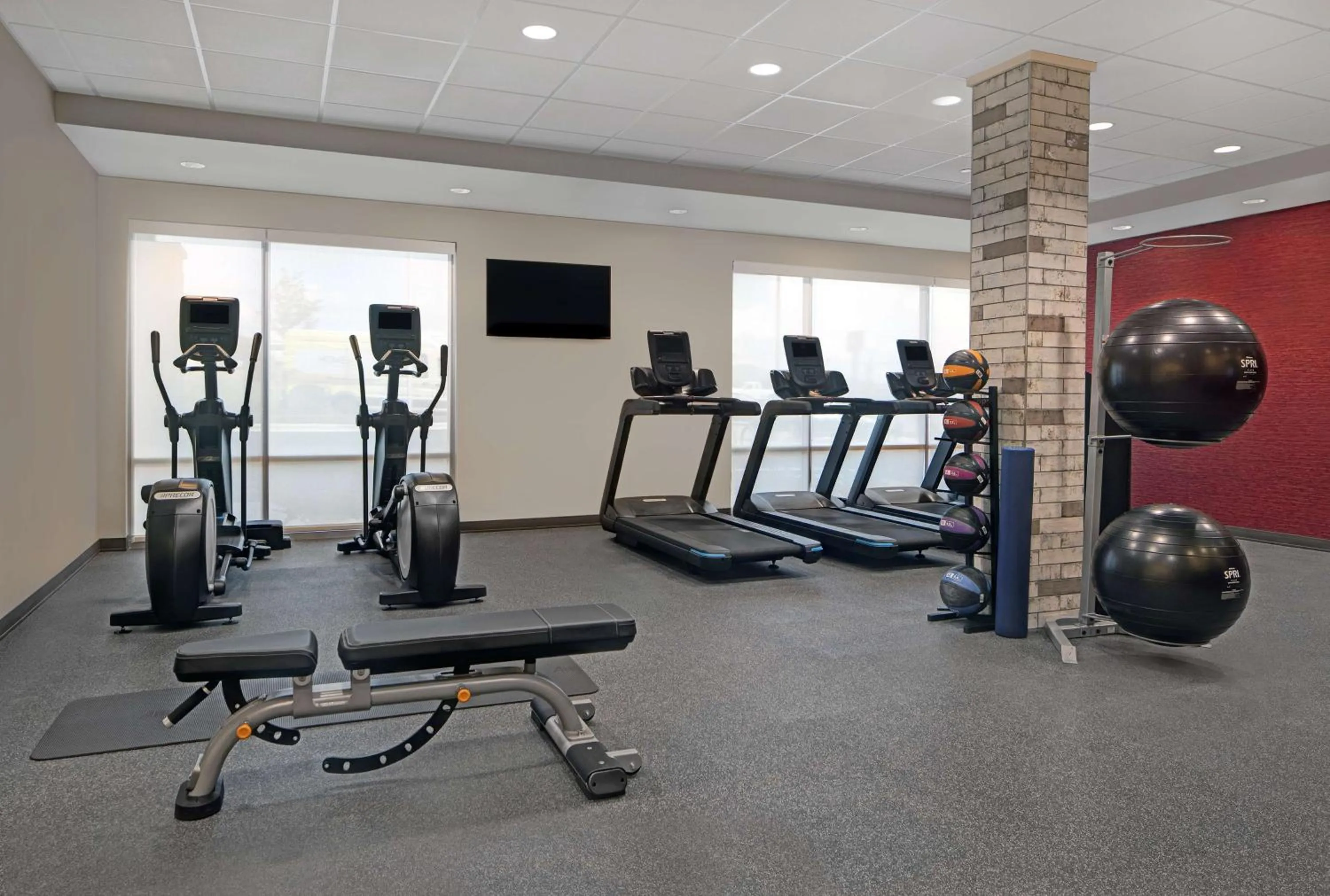 Fitness centre/facilities in Home2 Suites By Hilton Asheville Airport