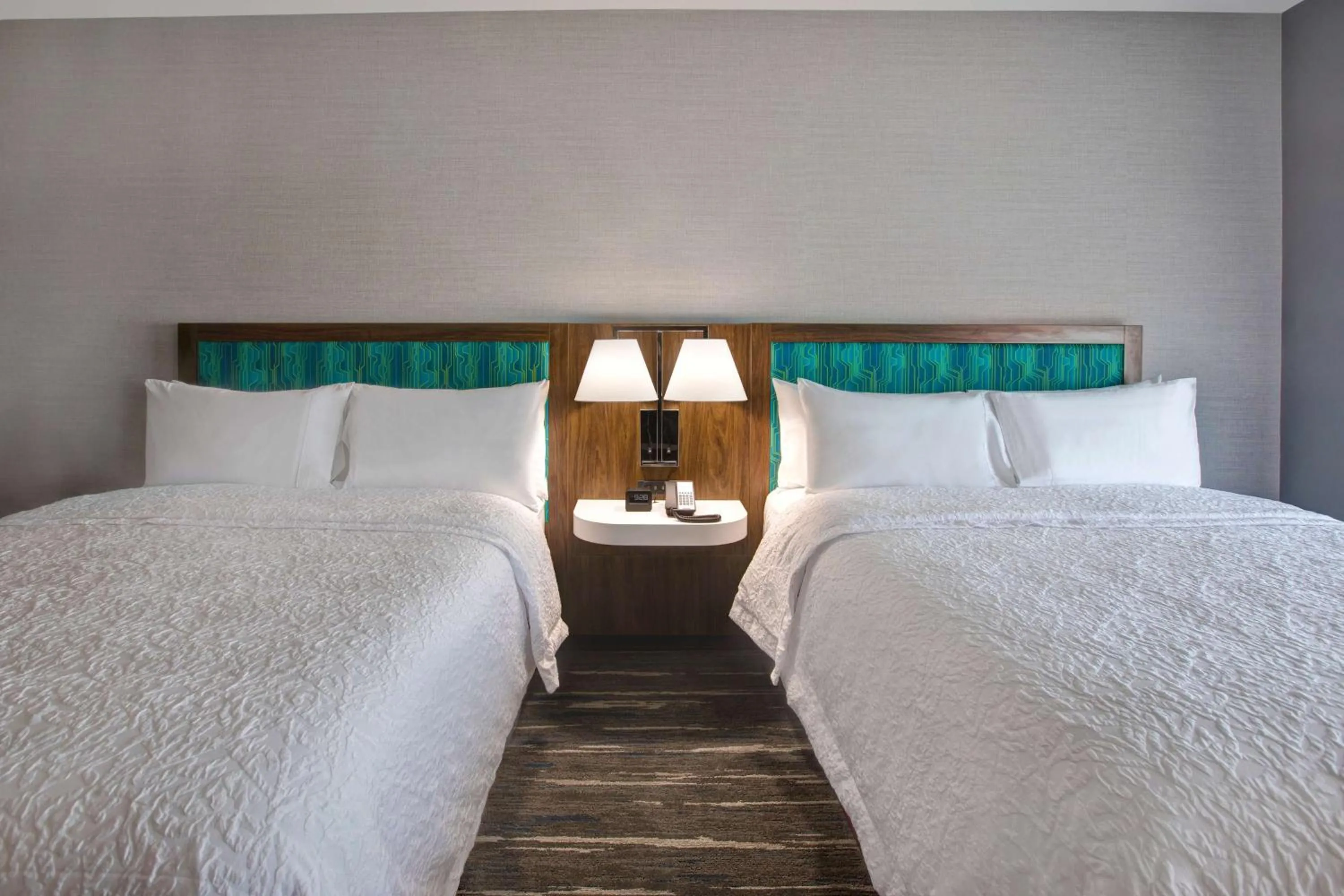 Bed in Hampton Inn & Suites Deptford, Nj