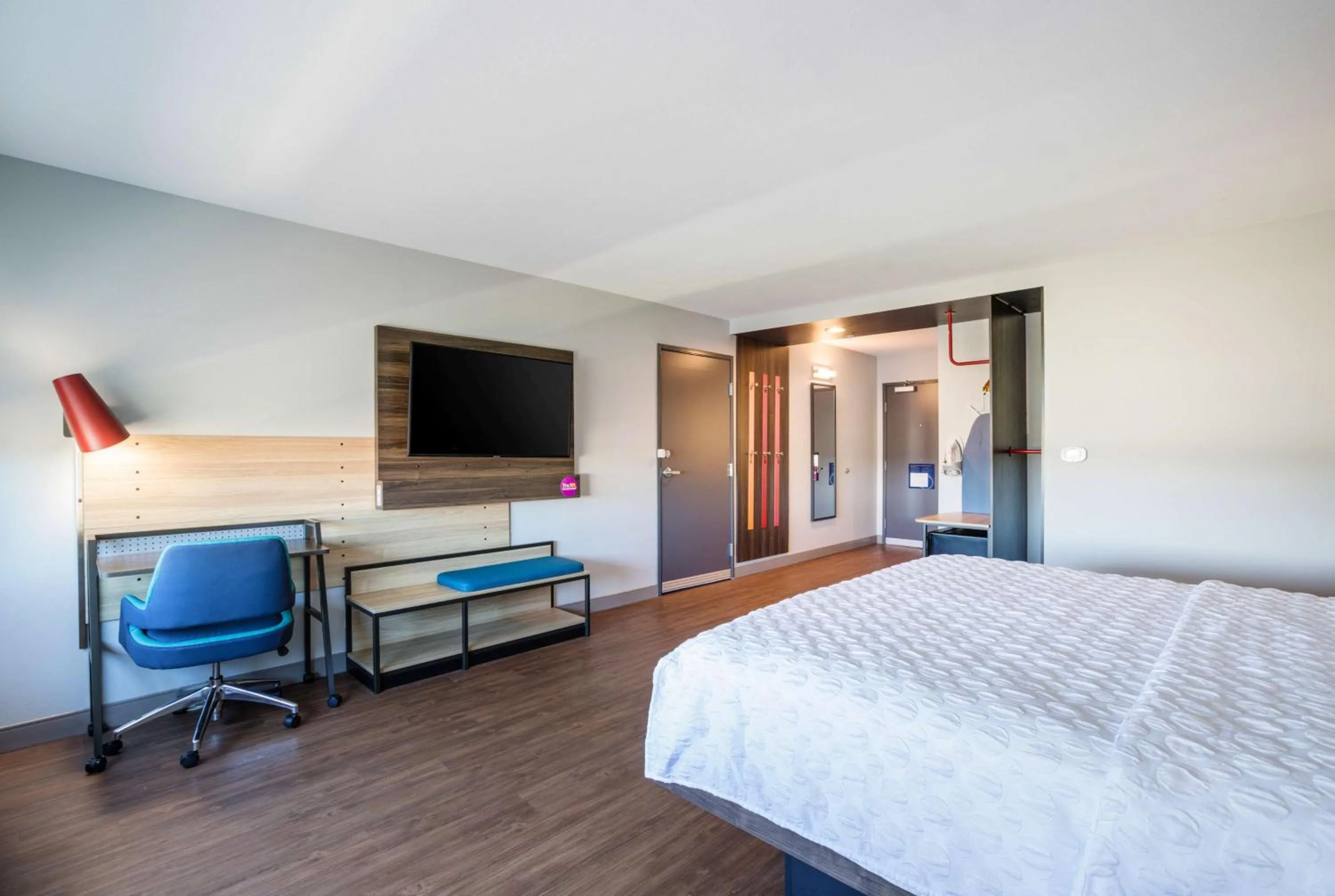 Bedroom, Bed in Tru By Hilton Saint Joseph