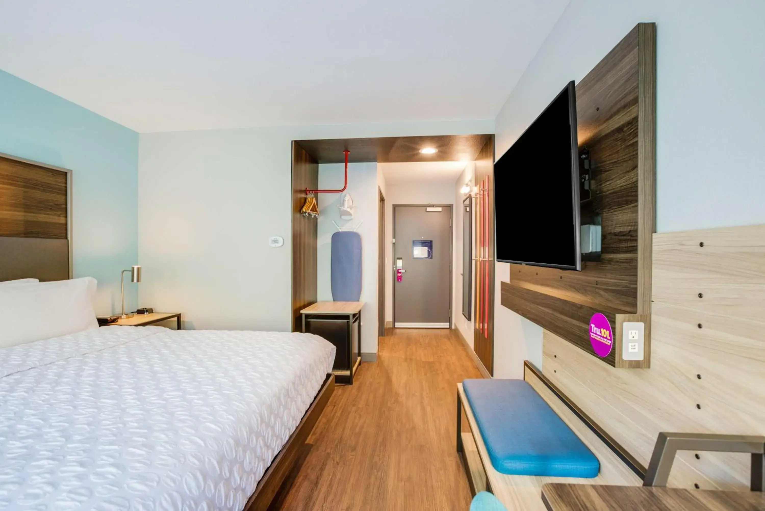 King Room in Tru By Hilton Saint Joseph King Room in Tru By Hilton Saint Joseph