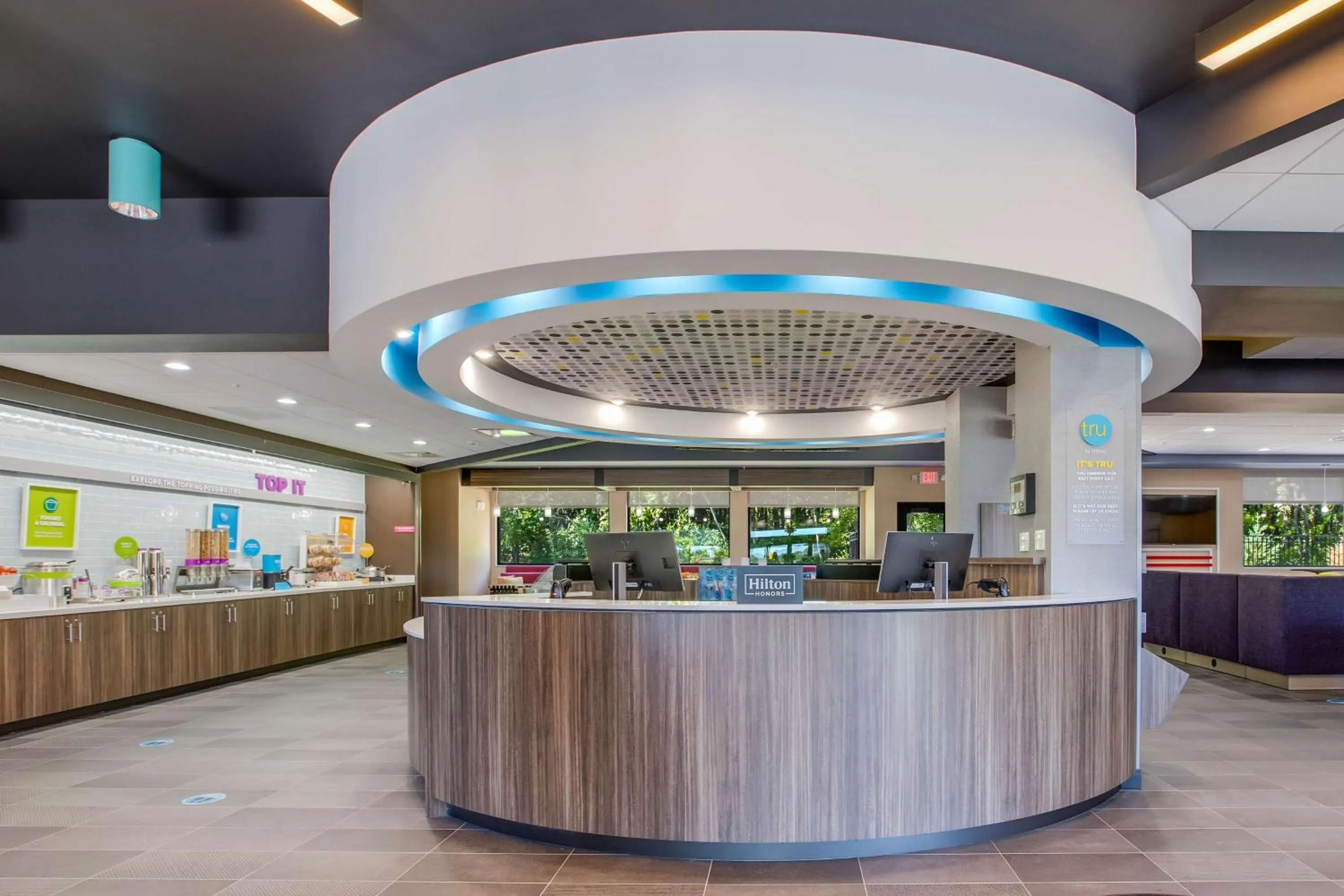 Lobby or reception in Tru By Hilton Saint Joseph