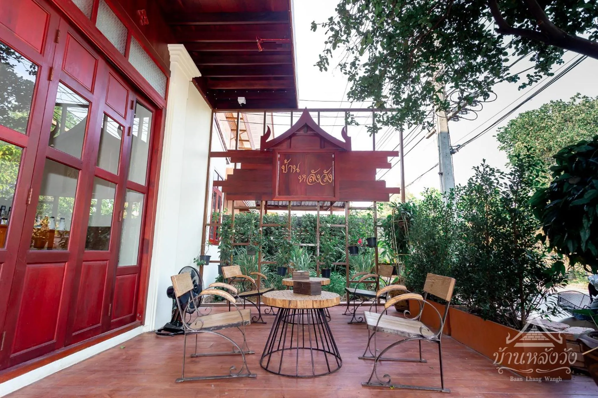 Facade/entrance in Baan Lhang Wangh บ้านหลังวัง