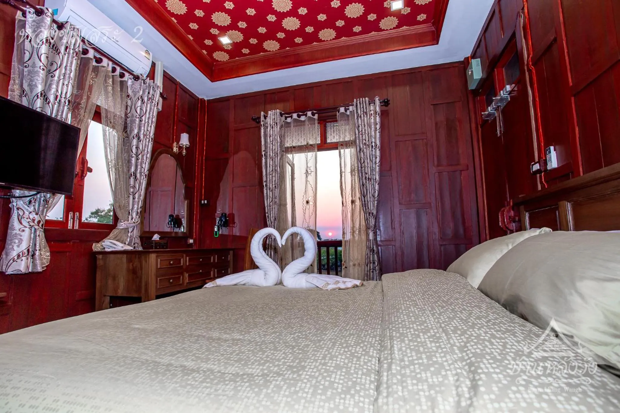 Bed in Baan Lhang Wangh บ้านหลังวัง