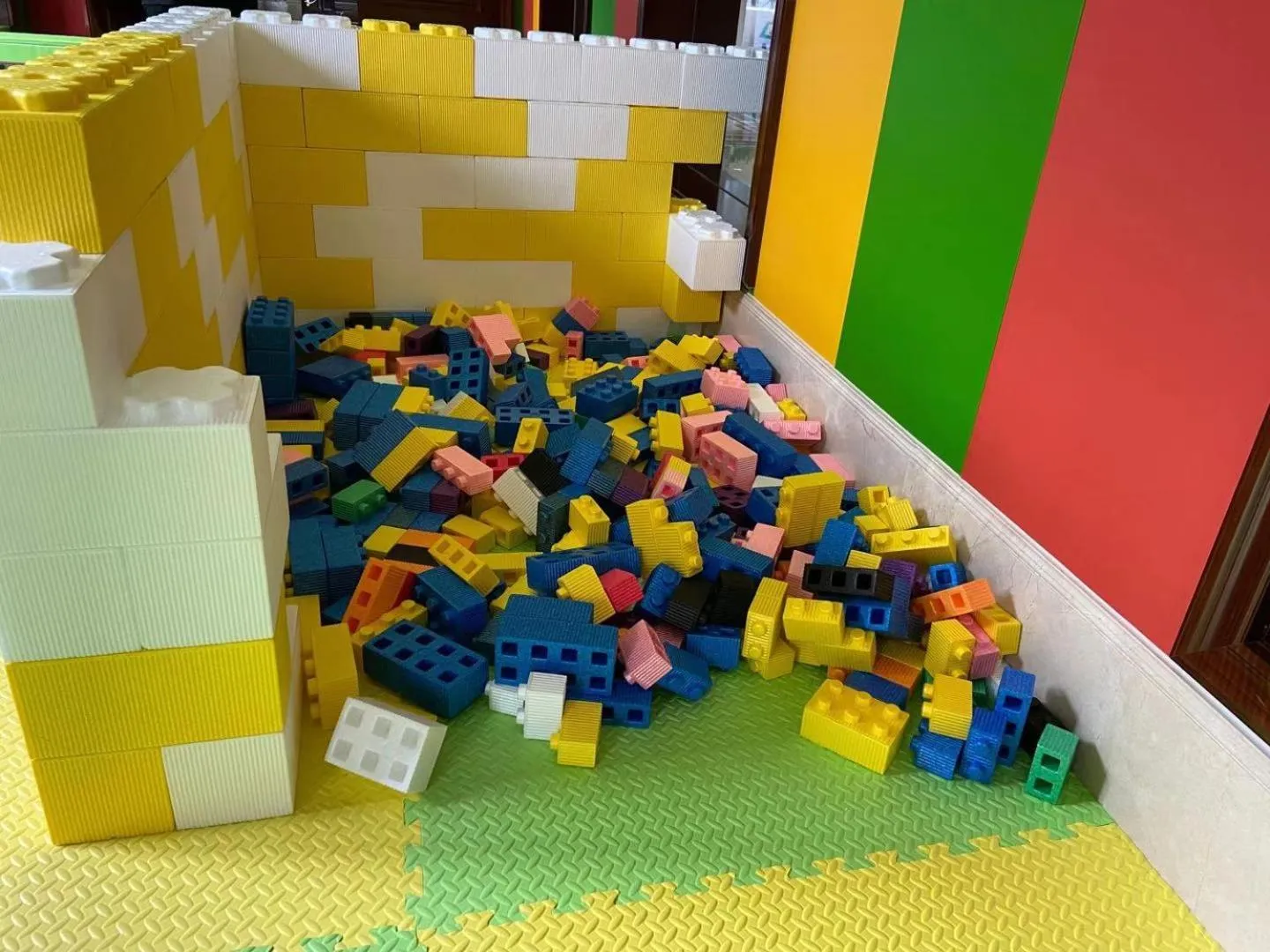 Children play ground in SSAW Boutique Hotel Lishui Jiarui