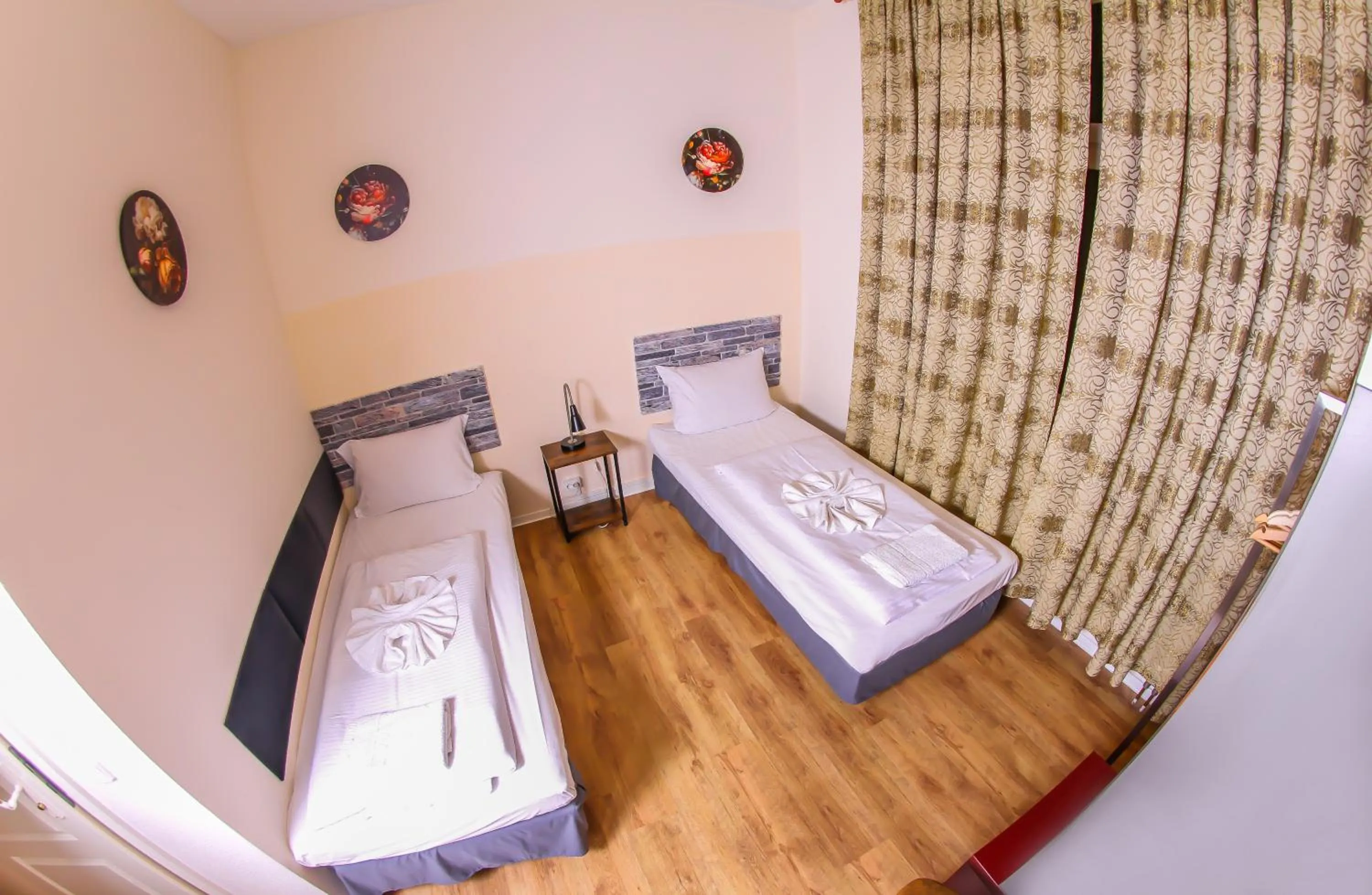 Bedroom, Bed in Hotel Karlshorst