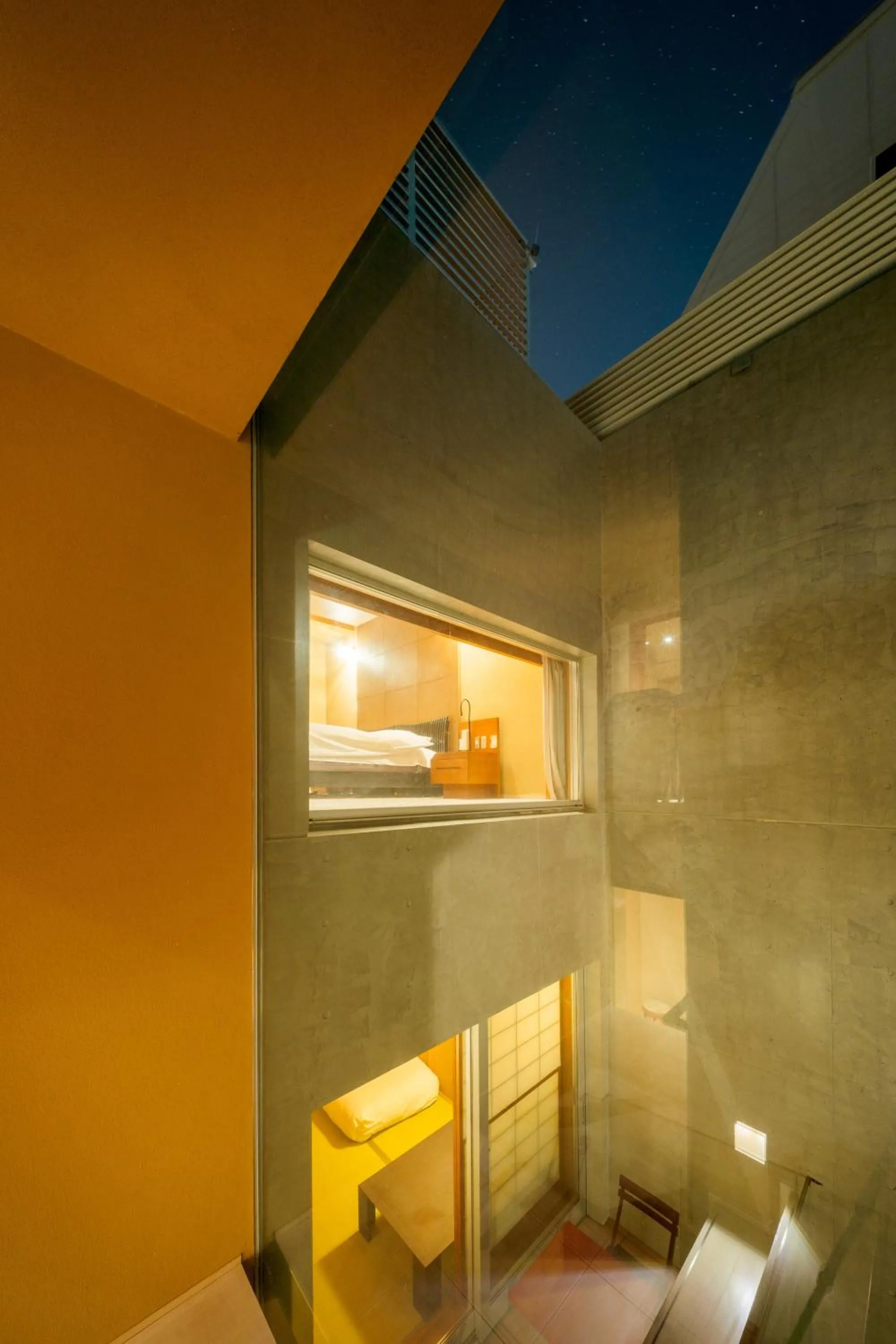 Azabu Modern House The Tokyo Tower can be seen from the villa 500m2