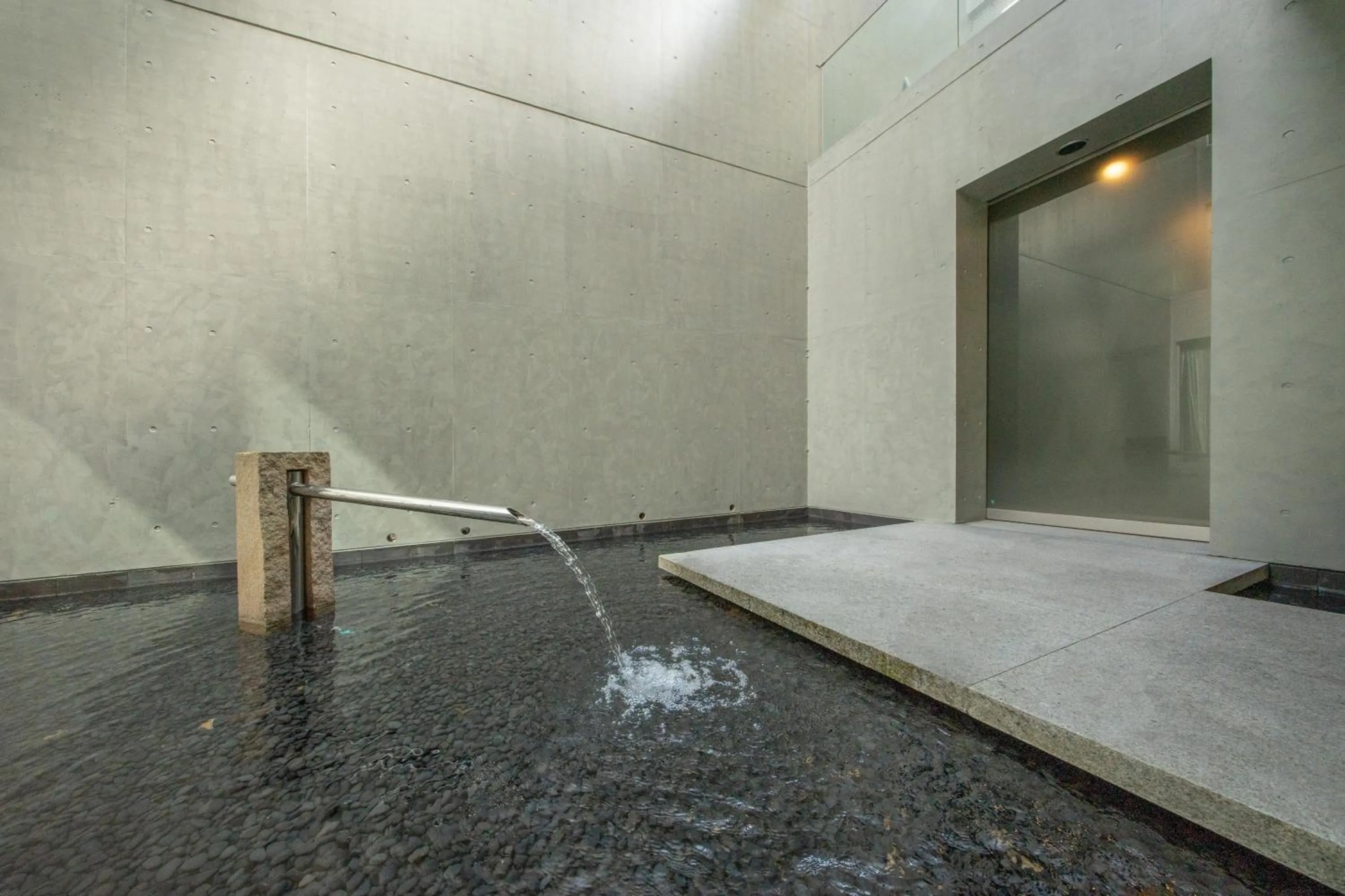 Azabu Modern House The Tokyo Tower can be seen from the villa 500m2