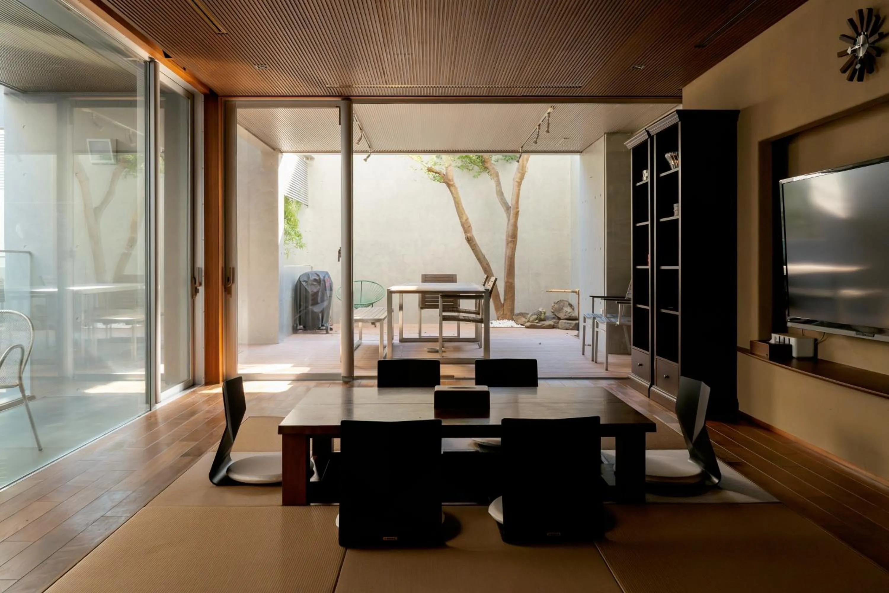 Azabu Modern House The Tokyo Tower can be seen from the villa 500m2