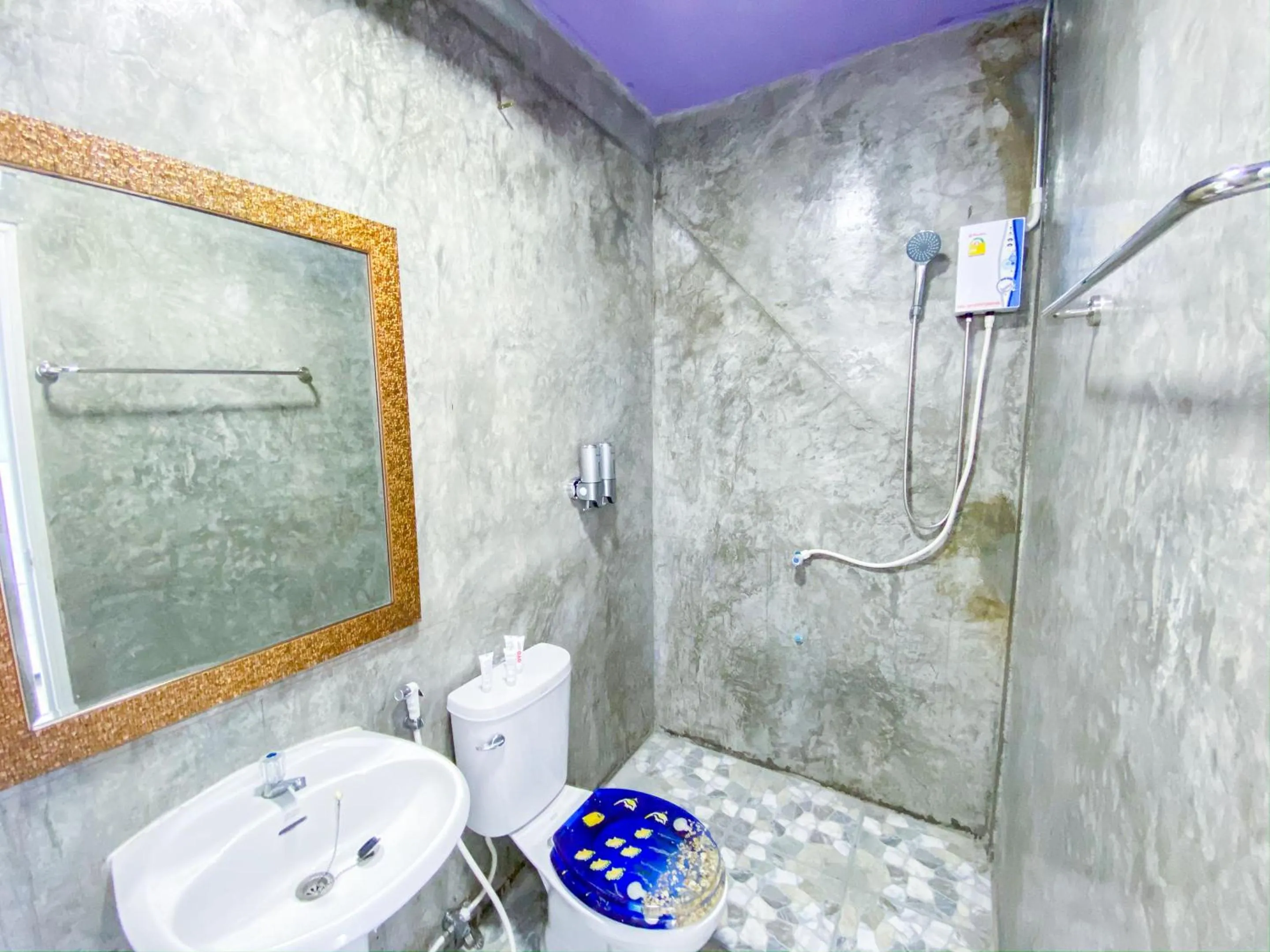 Shower in Delighted Bangkok Hotel