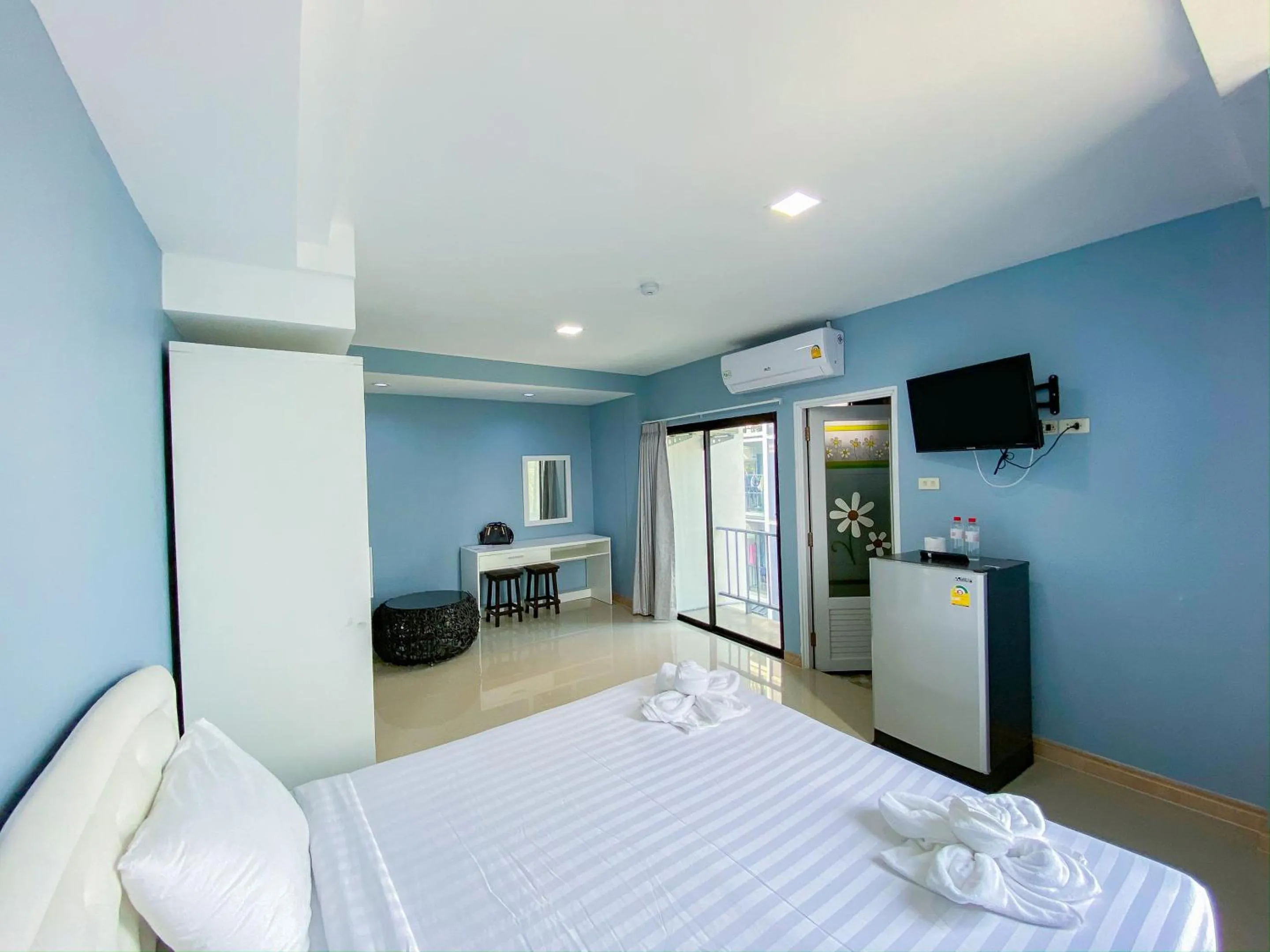 TV and multimedia in Delighted Bangkok Hotel