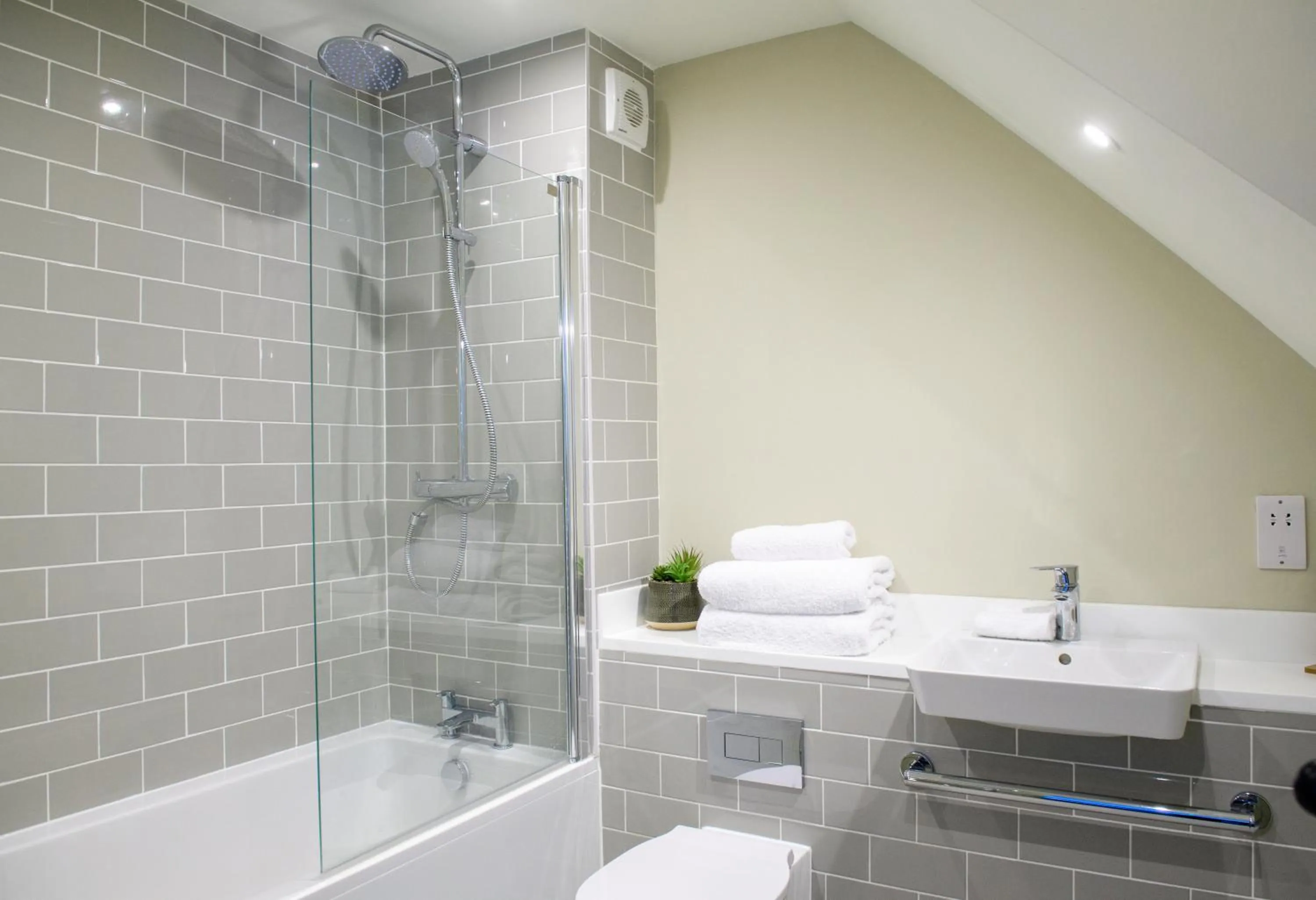 Bathroom in The Old Kings Head