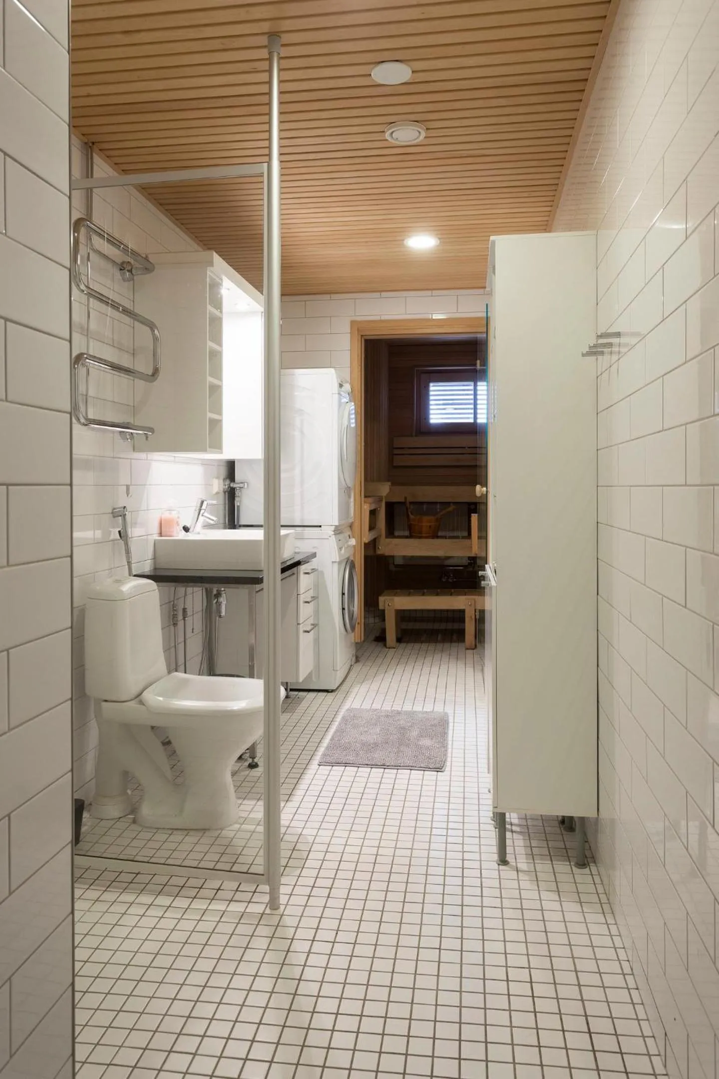 Shower in 2ndhomes Deluxe 1BR Kamppi Center Apartment with Sauna and Terrace