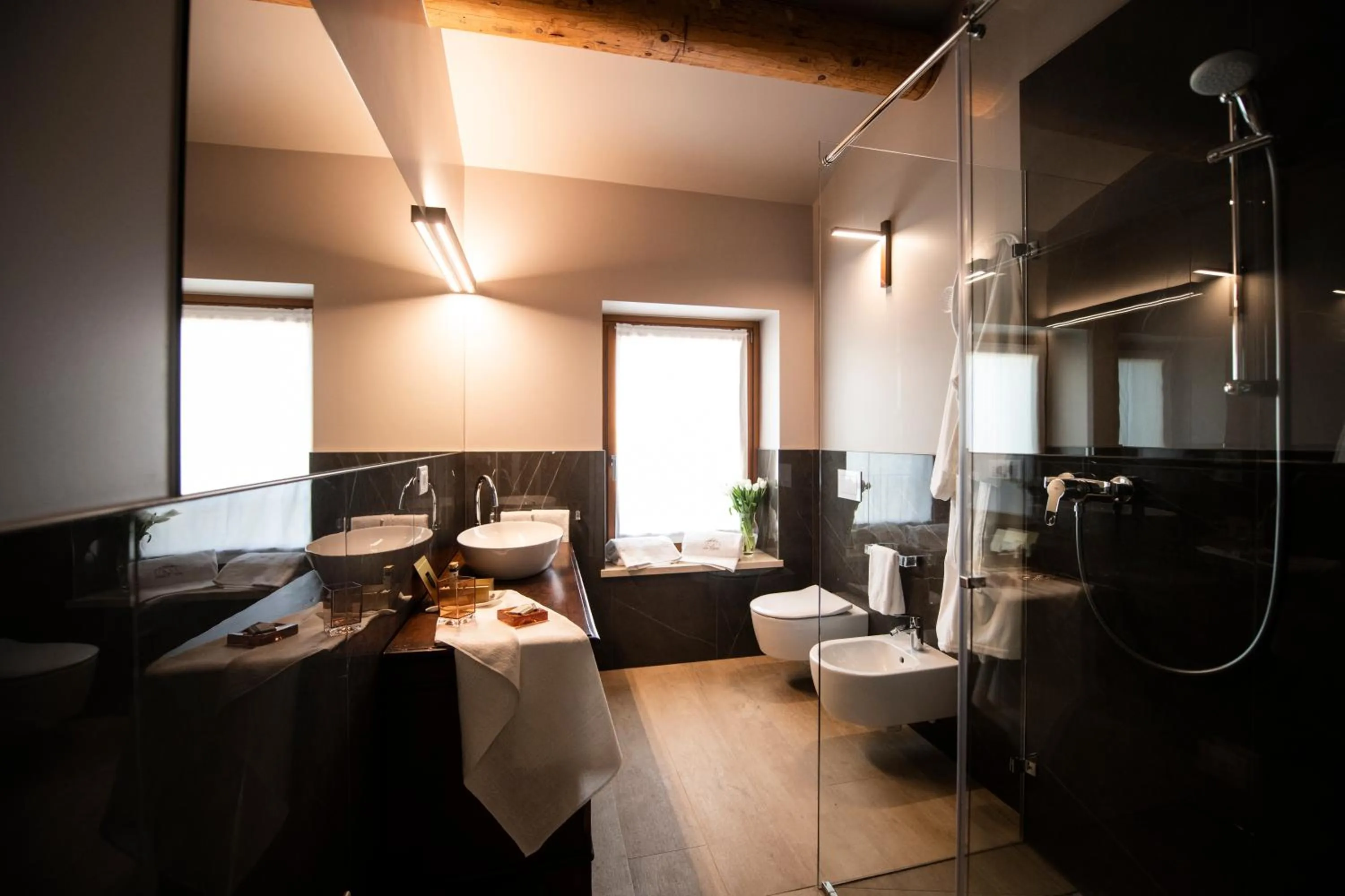 Shower in Magari Estates Boutique Hotel