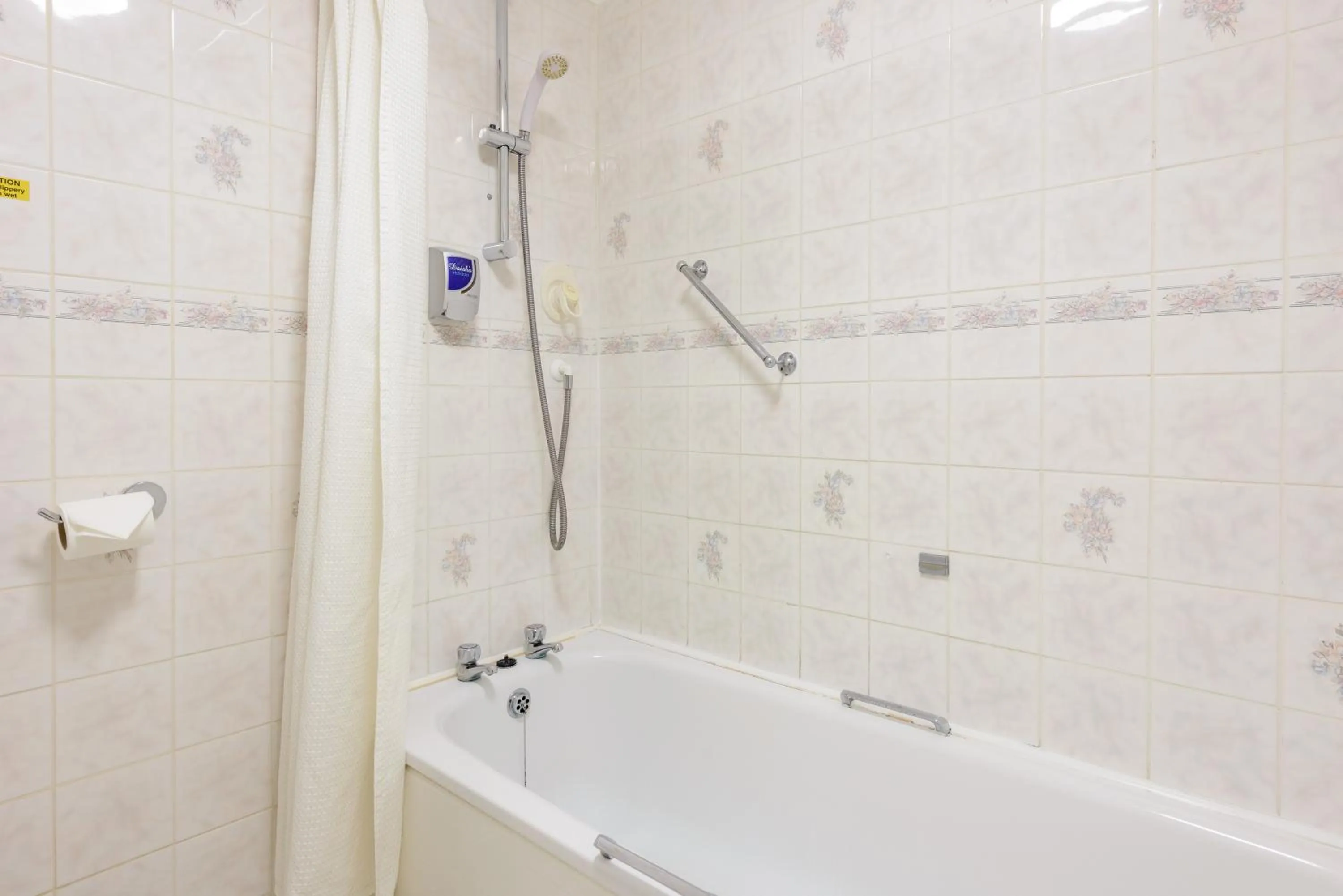 Shower in Daish's Hotel