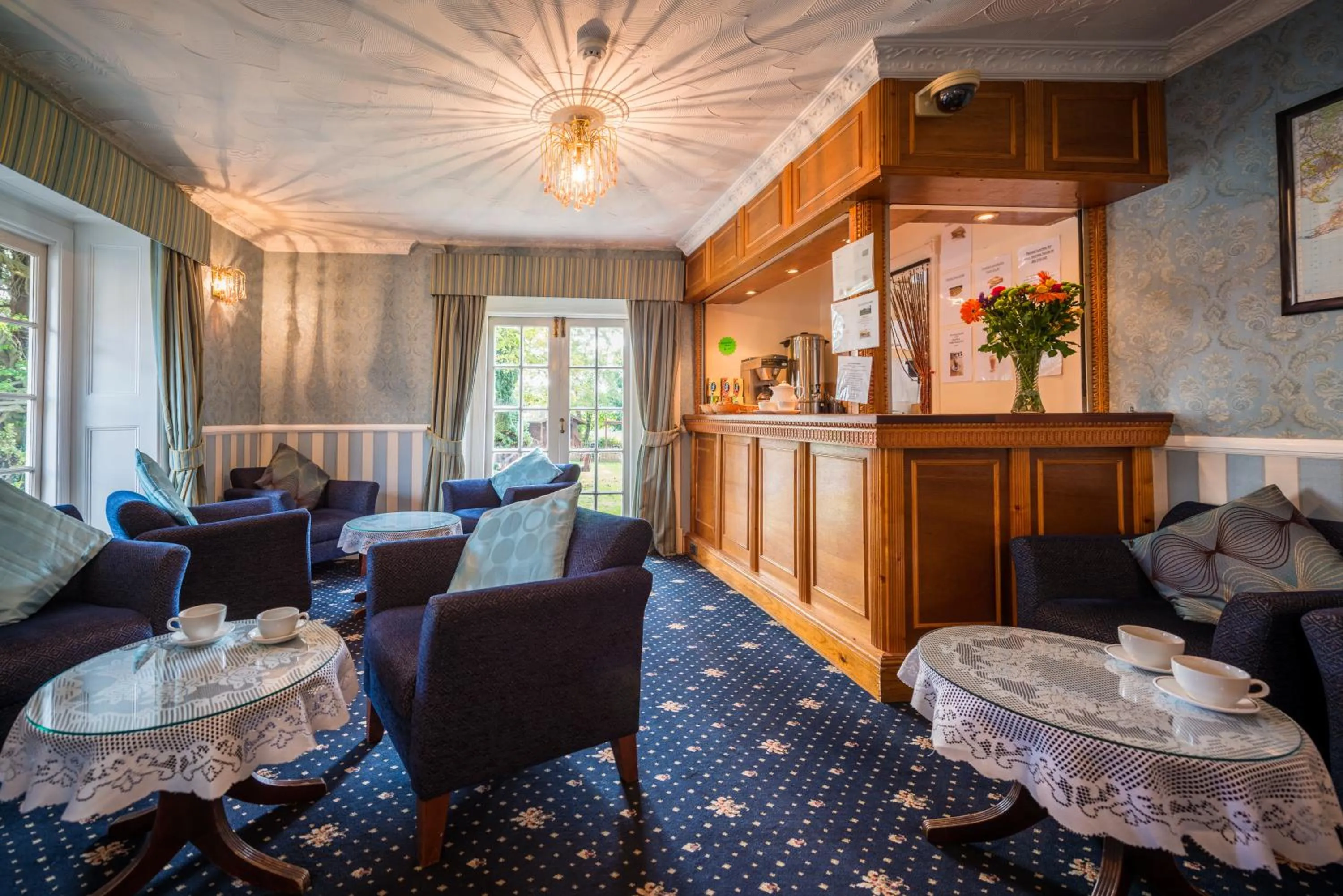 Restaurant/places to eat in Daish's Hotel