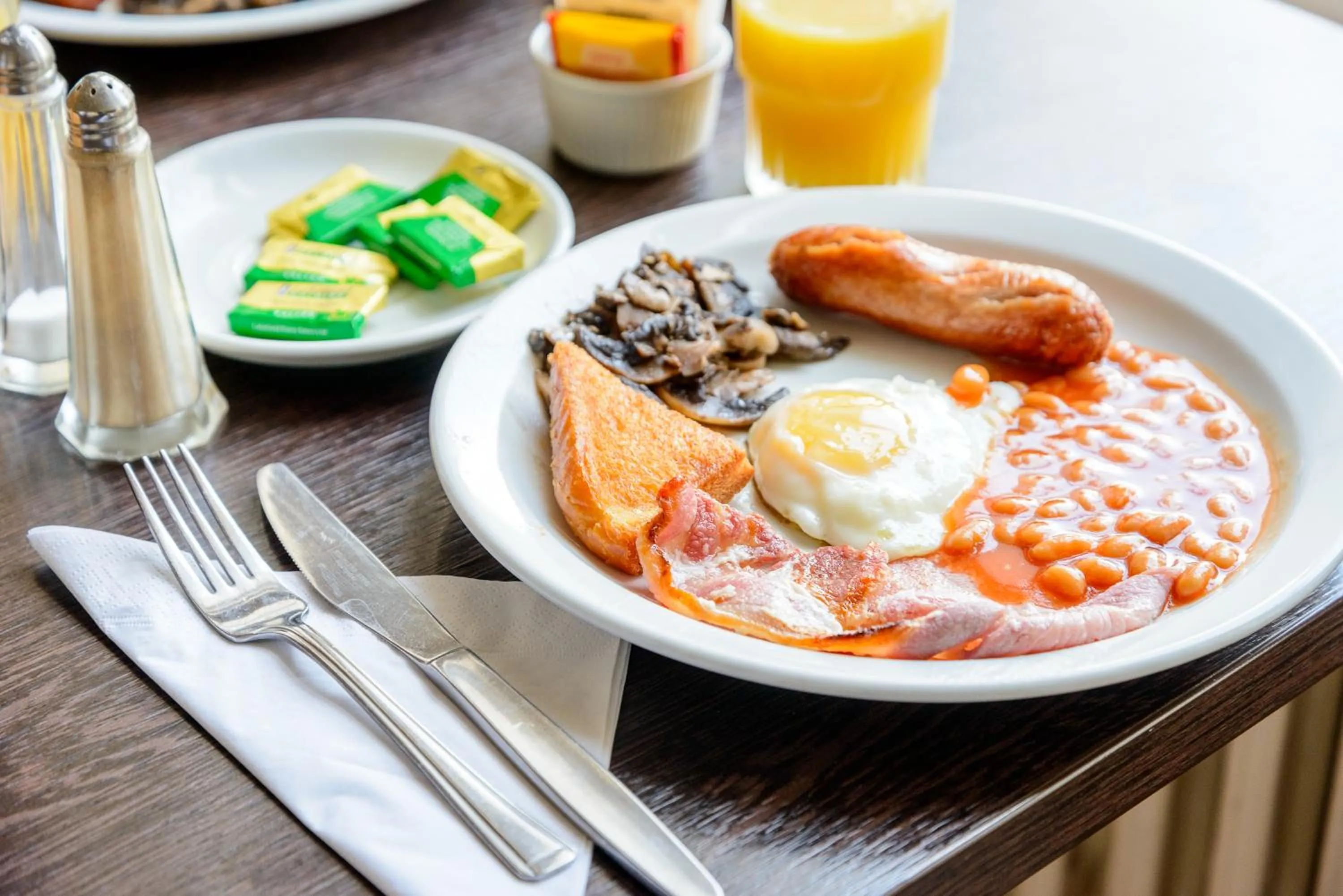 Breakfast in Devonshire Hotel