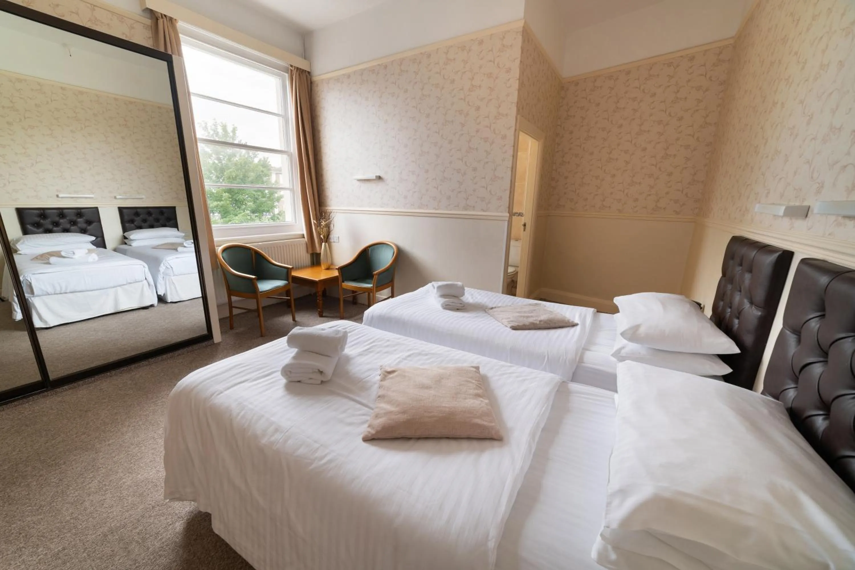 Bed in Devonshire Hotel