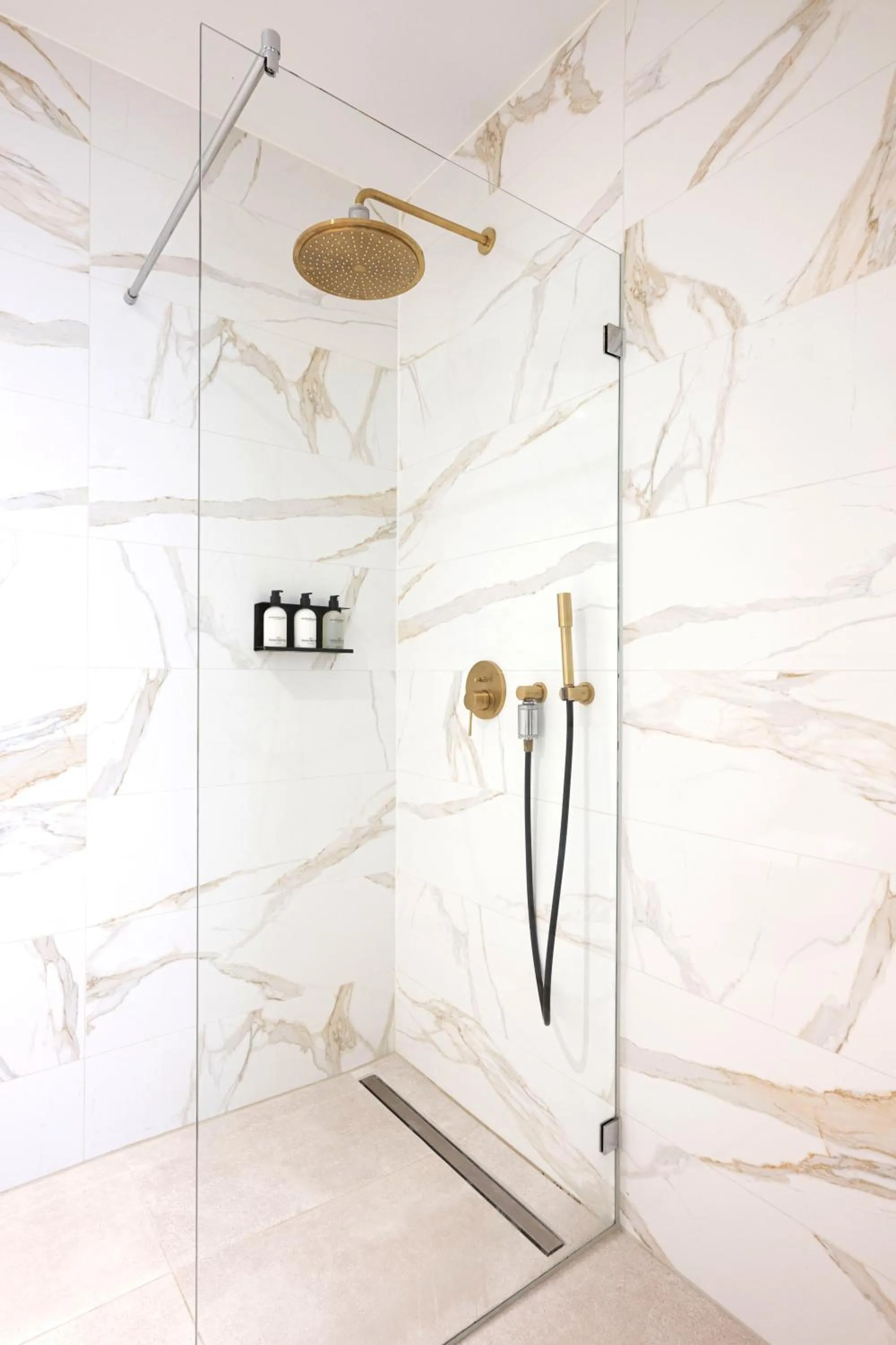 Shower in Anegang Boutique Hotel