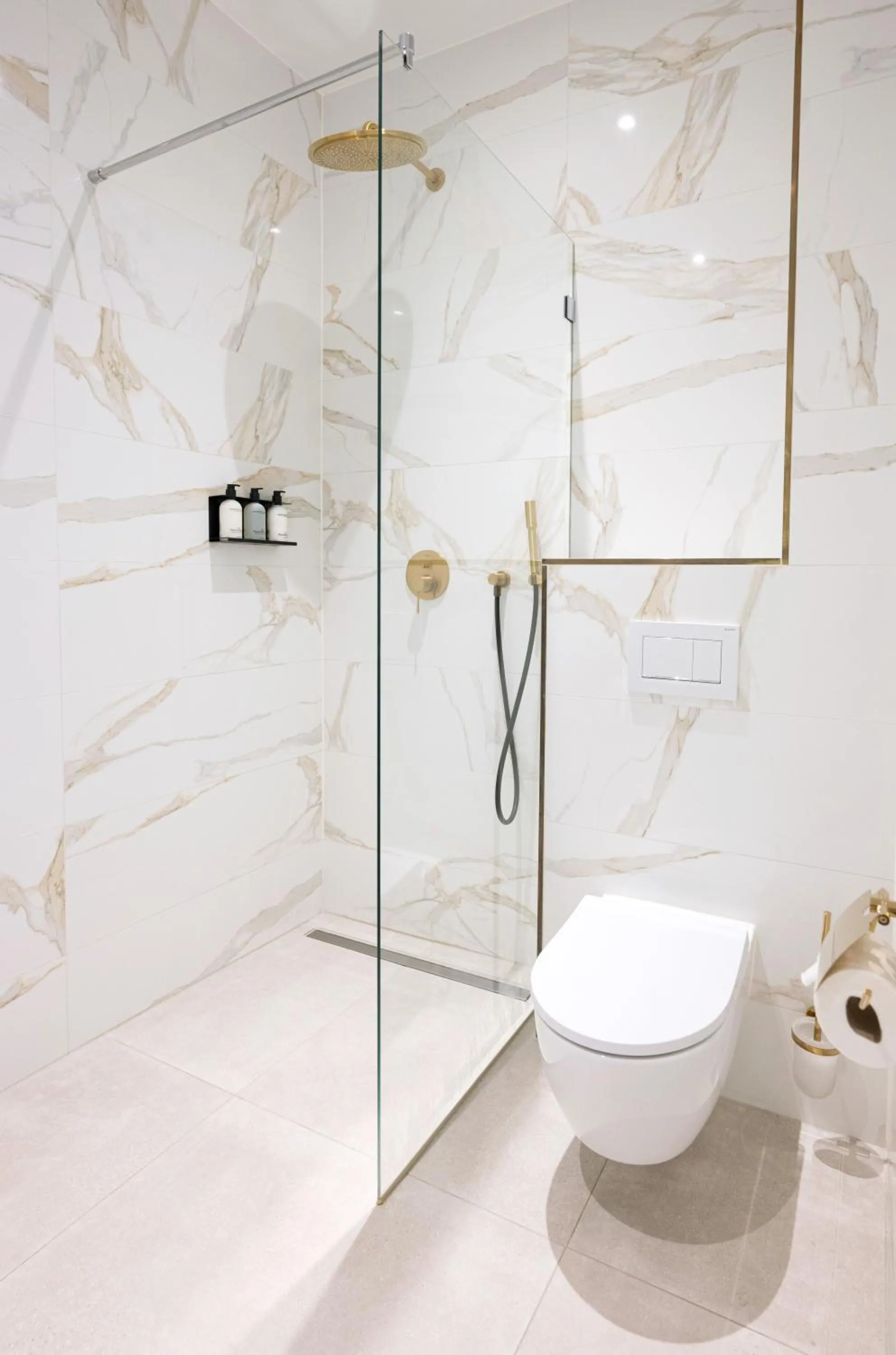 Shower in Anegang Boutique Hotel