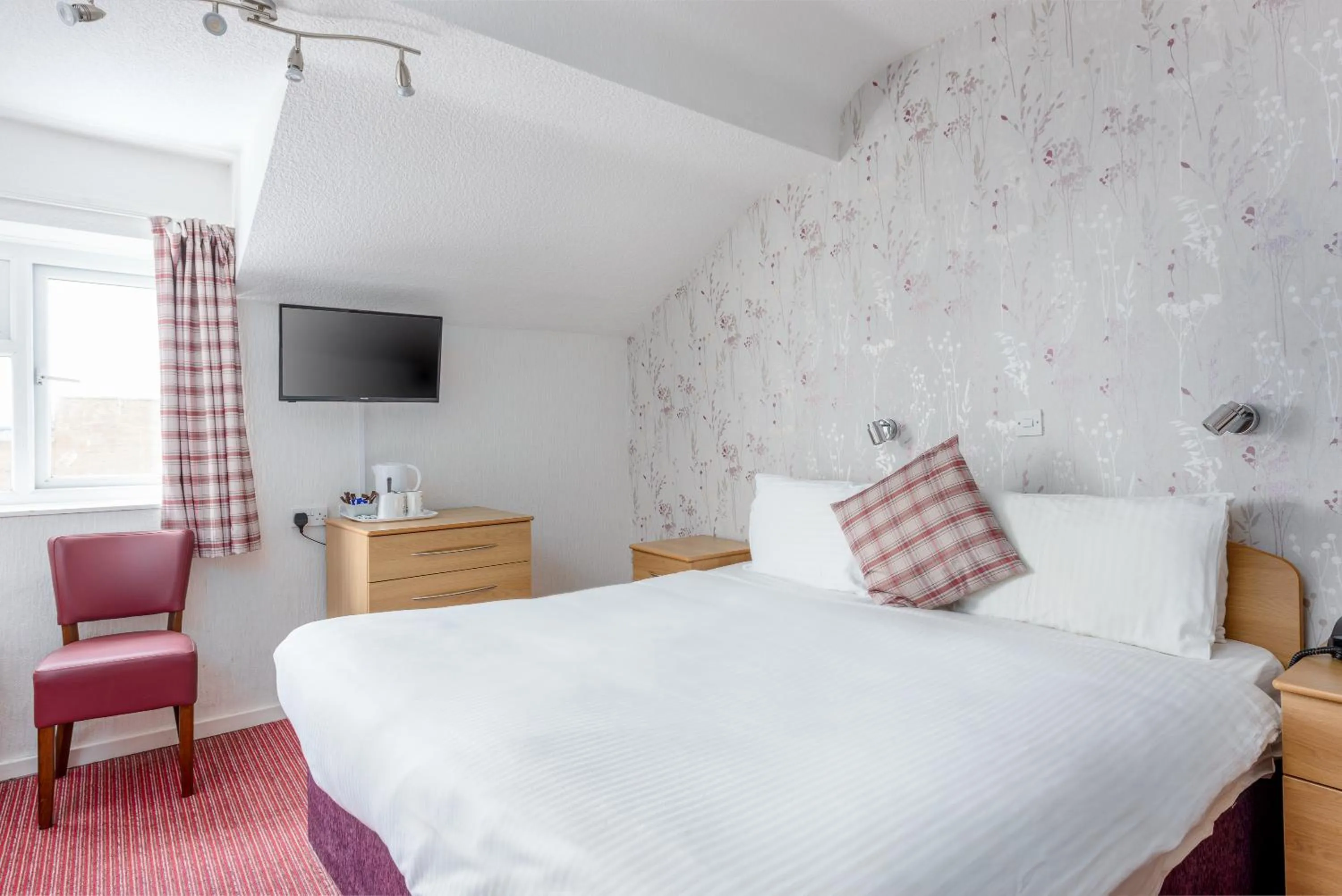 Bed in Somerset Hotel