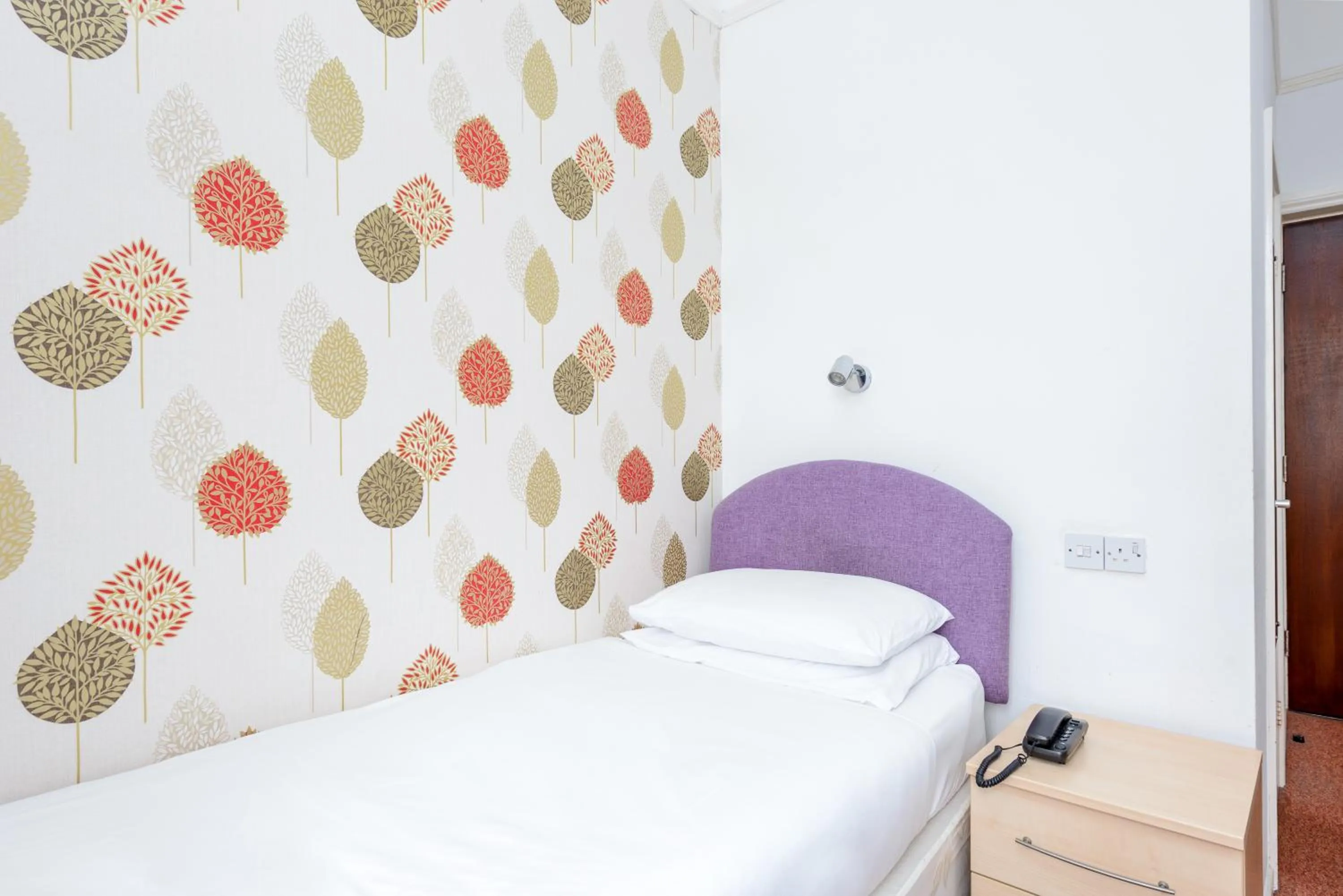 Bed in Somerset Hotel