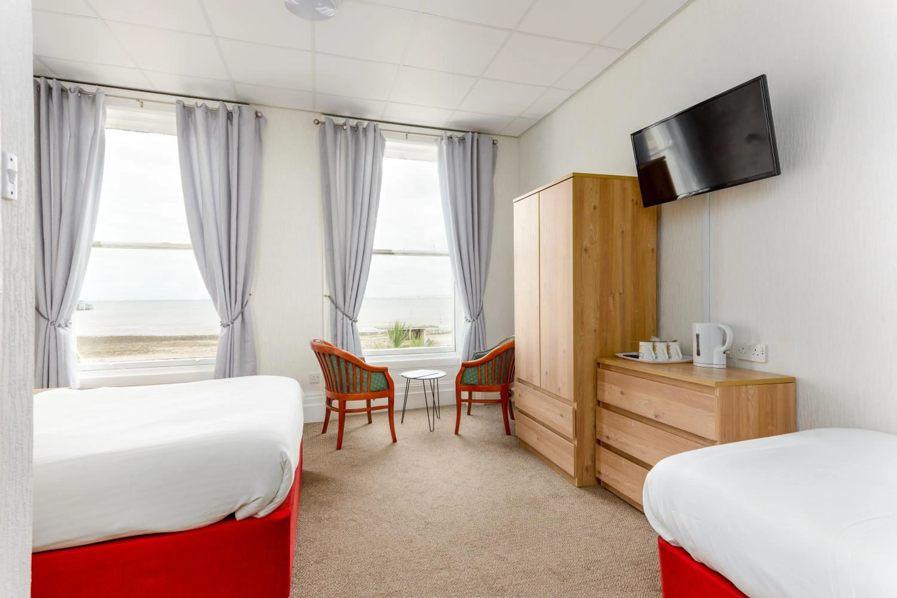 Bed in Somerset Hotel