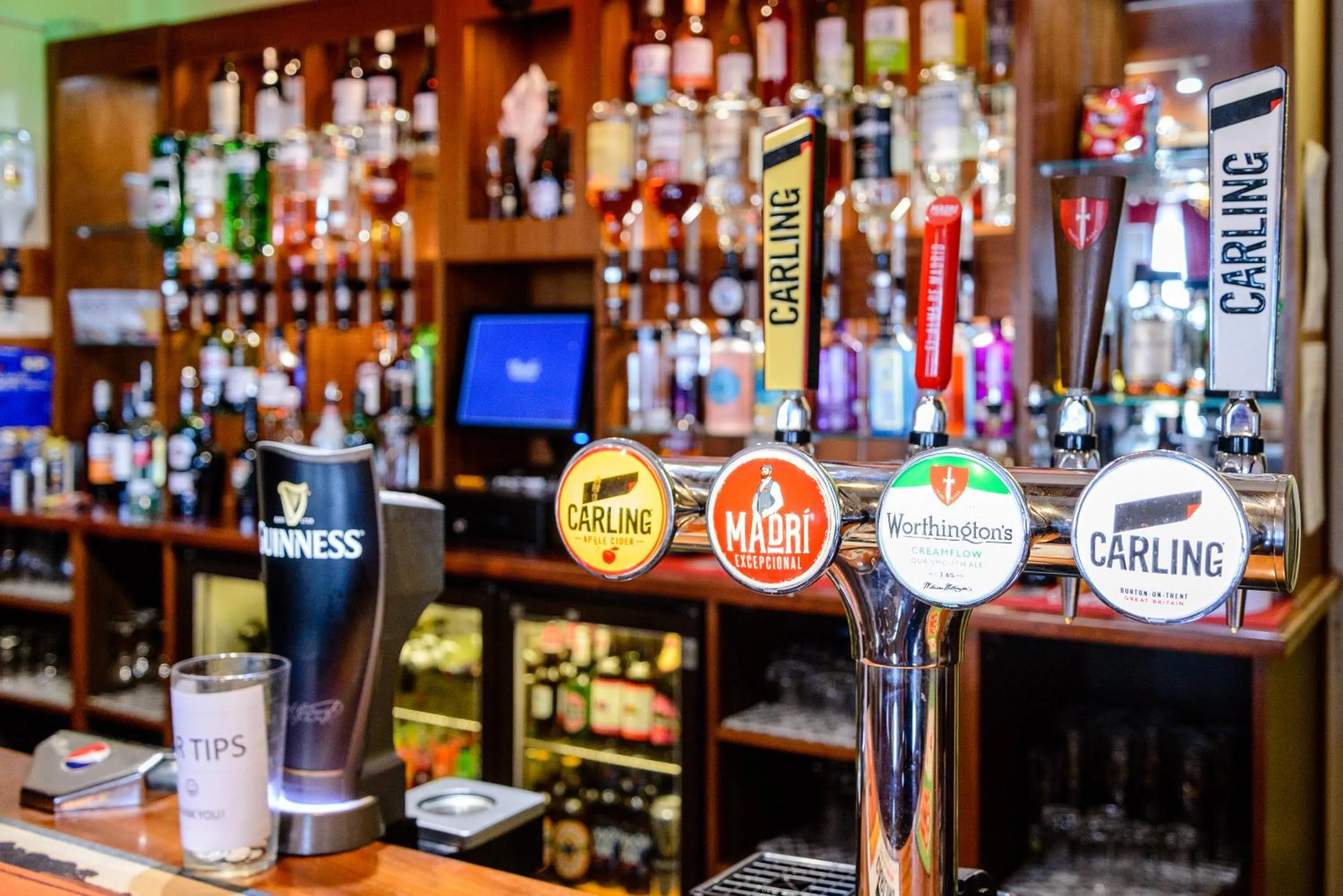 Lounge or bar in Somerset Hotel