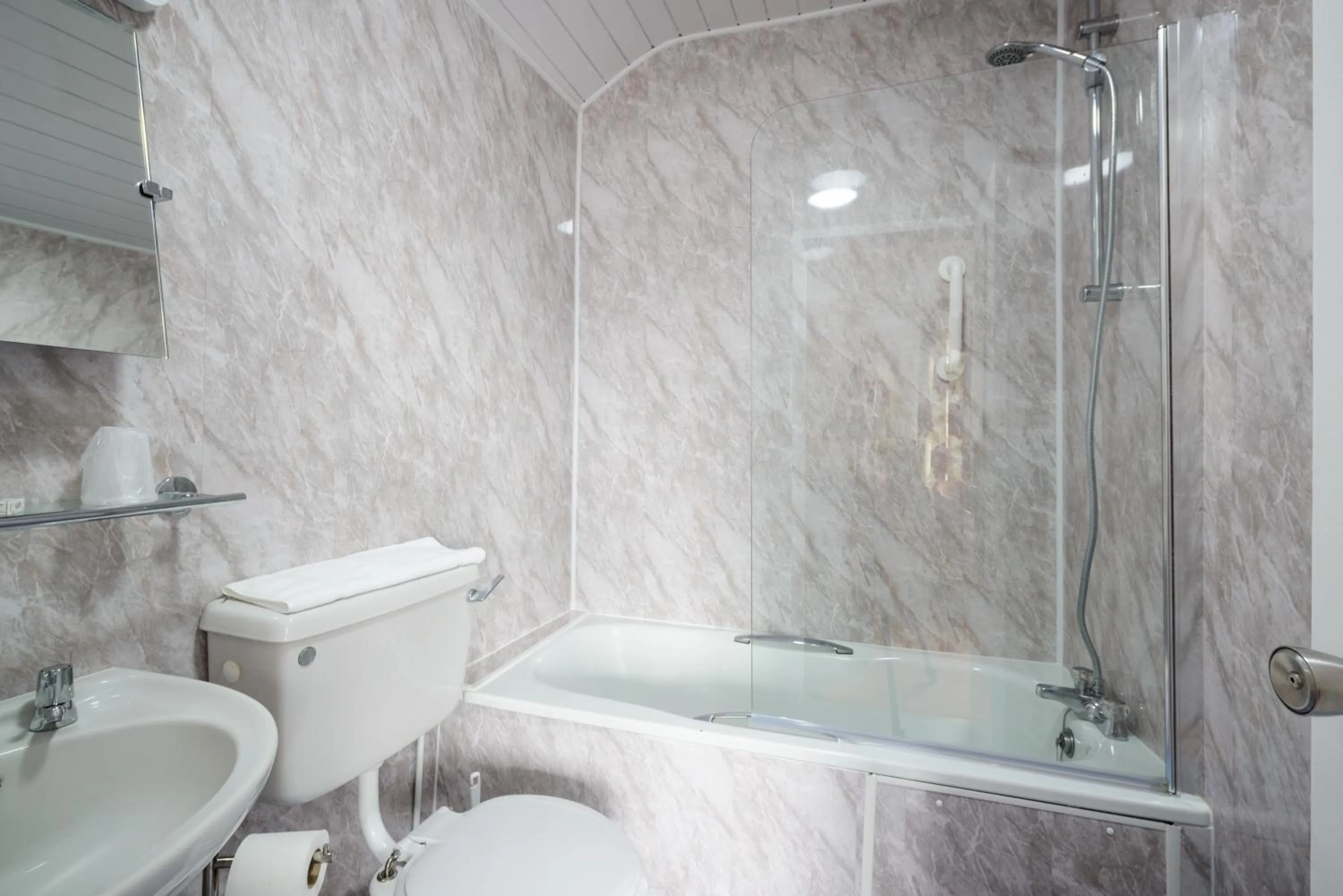 Bathroom in Somerset Hotel