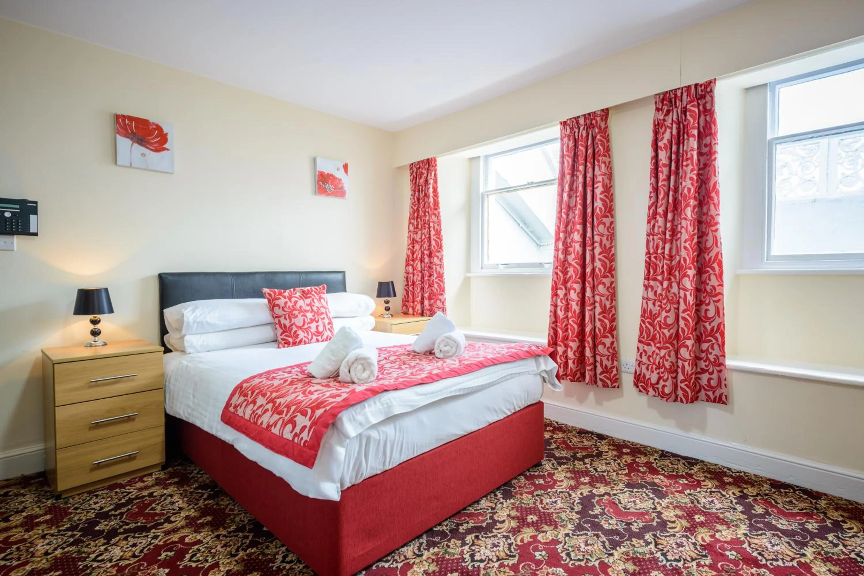 Bed in Somerset Hotel